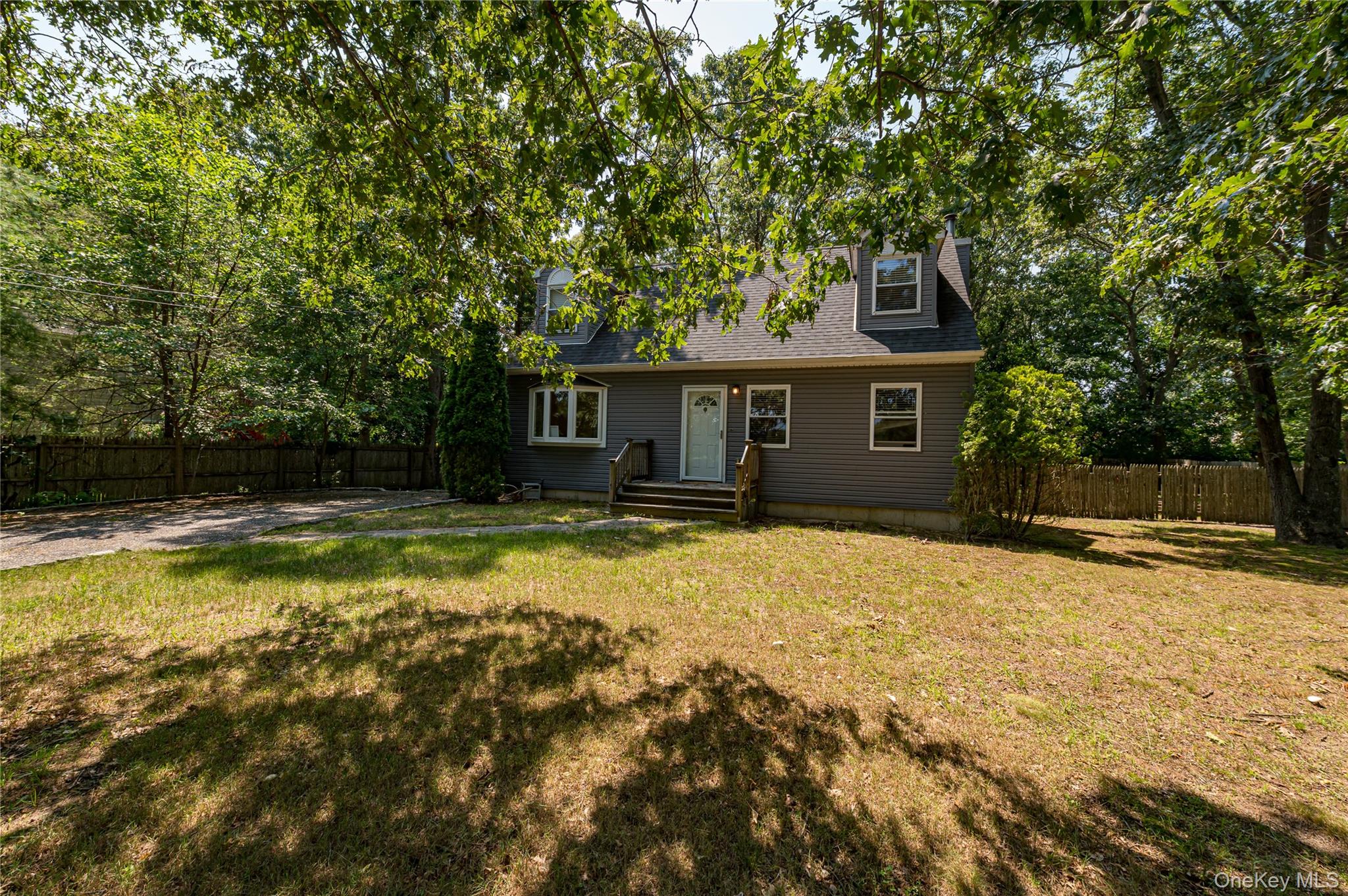 3rd image of 252 Oxhead Rd, Brookhaven, NY 11720 | MLS# 1031038