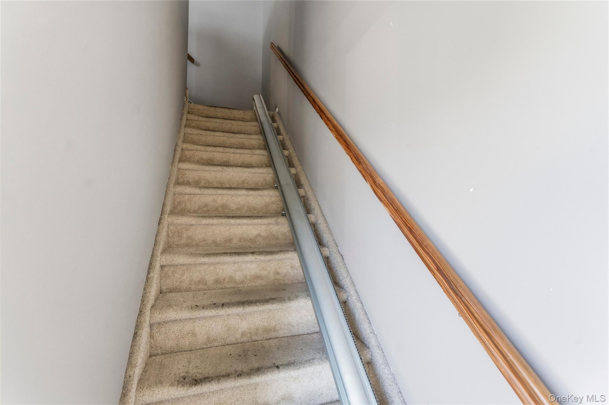 4th image of 406 Narragansett Villas Dr, Babylon, NY 11757 | MLS# 1031042
