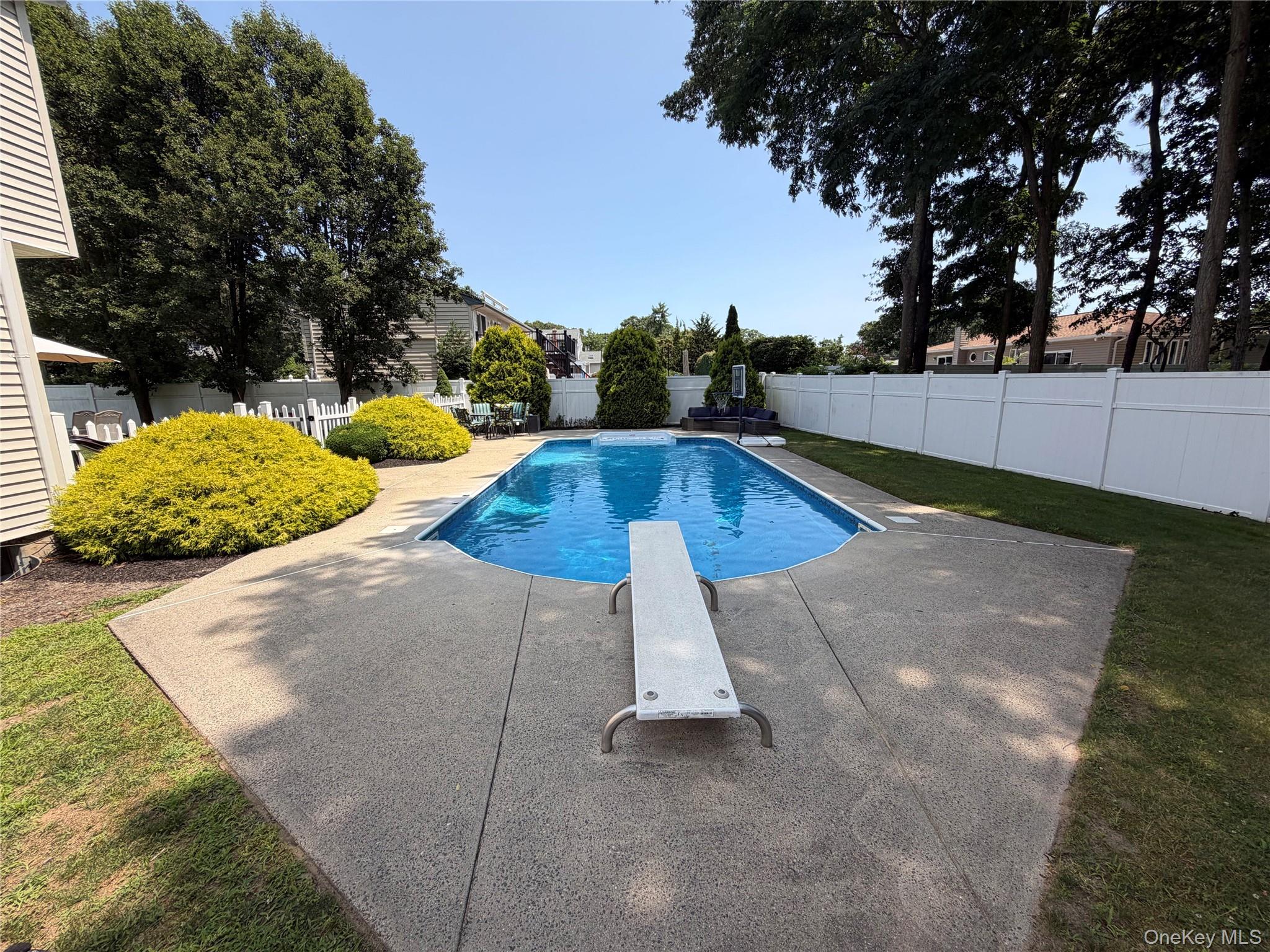 27th image of 108 Michaels Wy, Islip, NY 11741 | MLS# 1031043