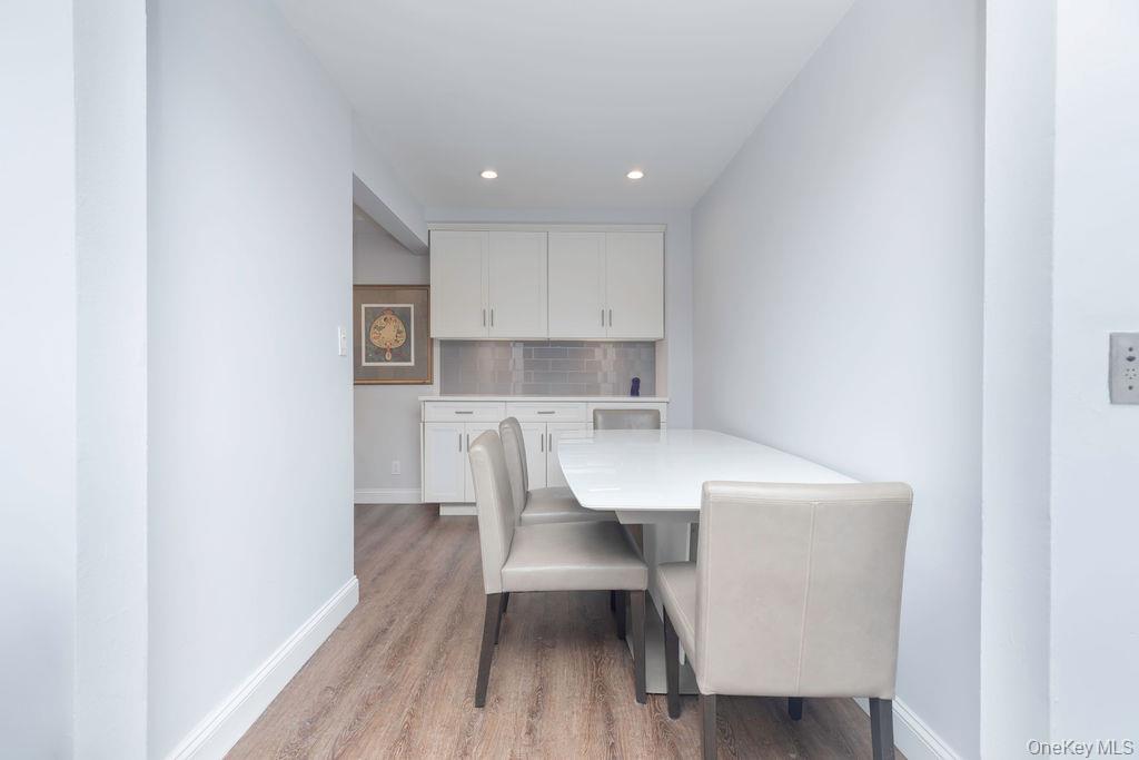 3rd image of 15 Leewood Cir, Eastchester, NY 10709