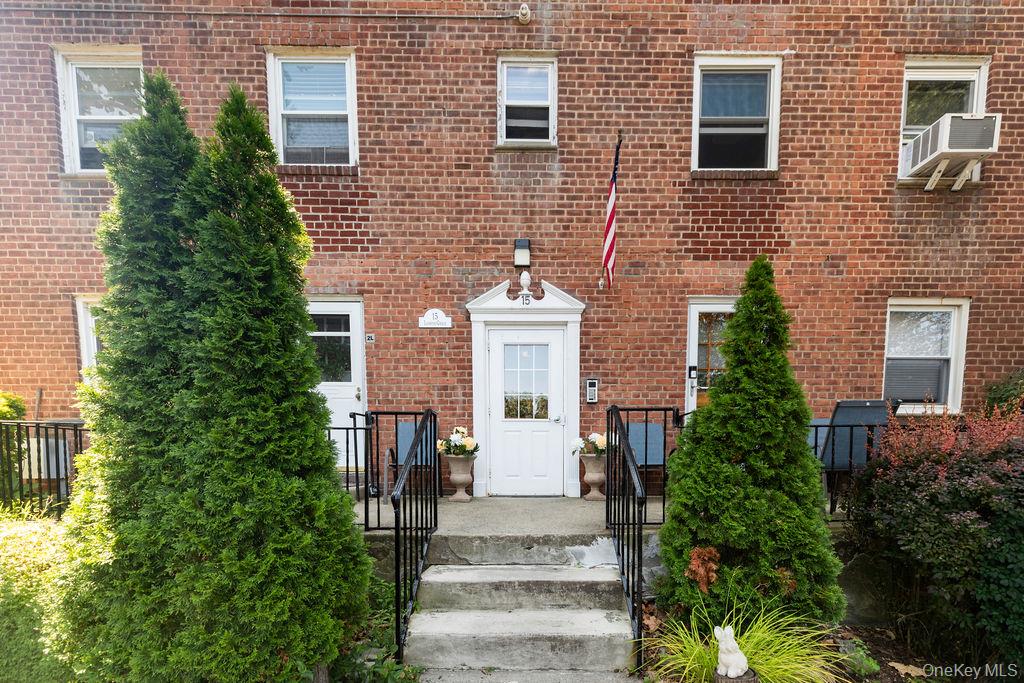 1st image of 15 Leewood Cir #1R, Eastchester, NY 10709 | MLS# 1031050