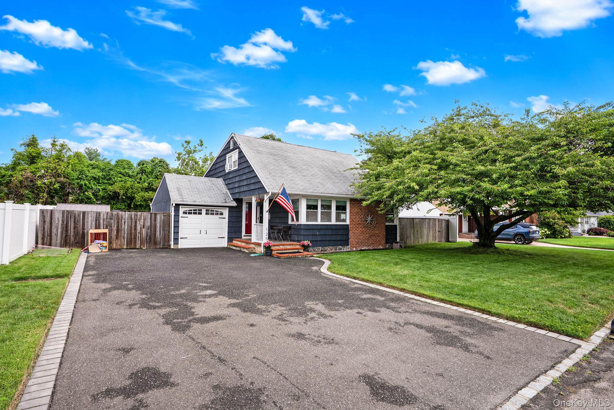 2nd image of 125 Raleigh Ln, Islip, NY 11795 | MLS# 1031074