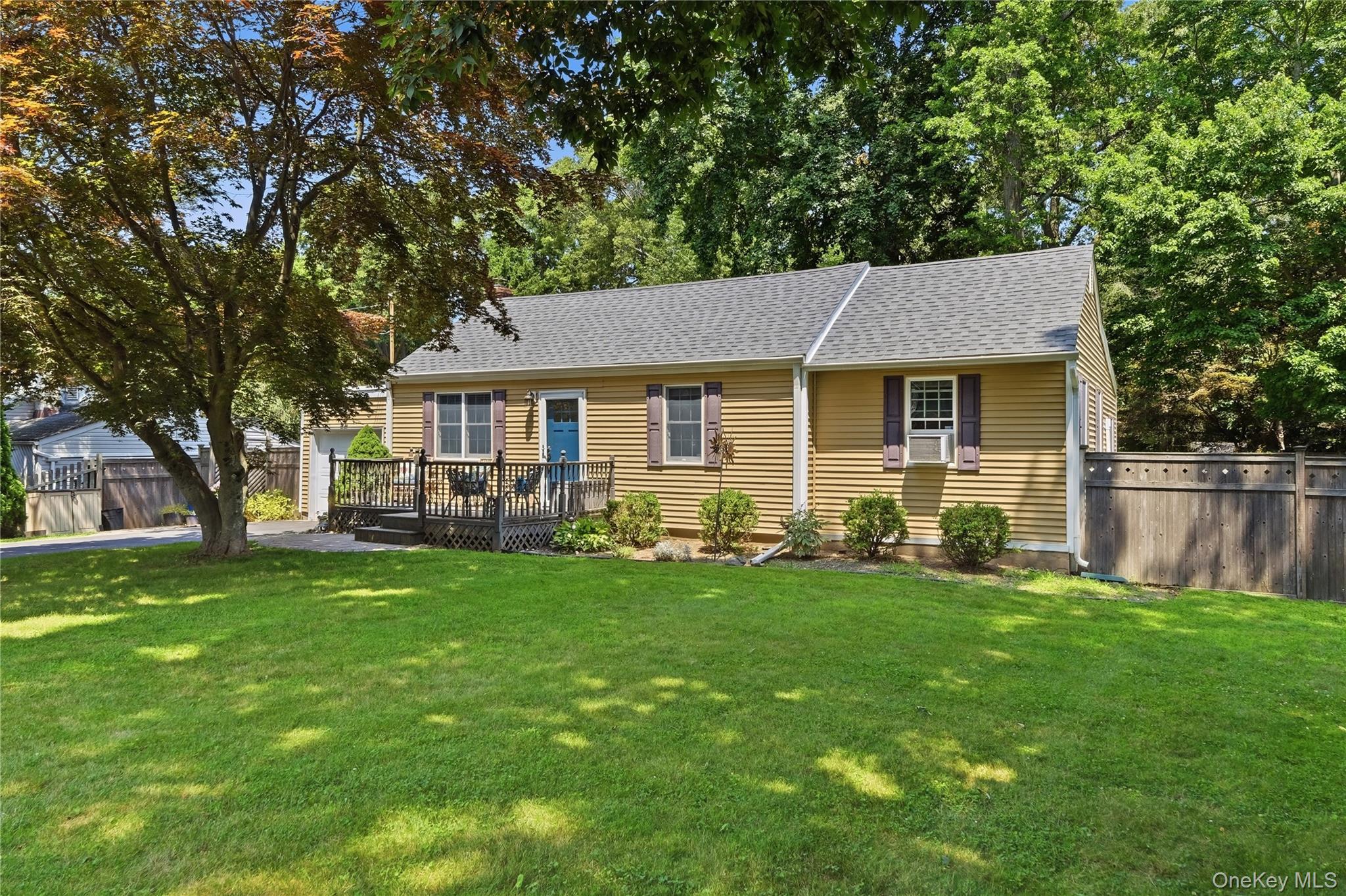 5th image of 10 Valleywood Dr, Huntington, NY 11746 | MLS# 1031101