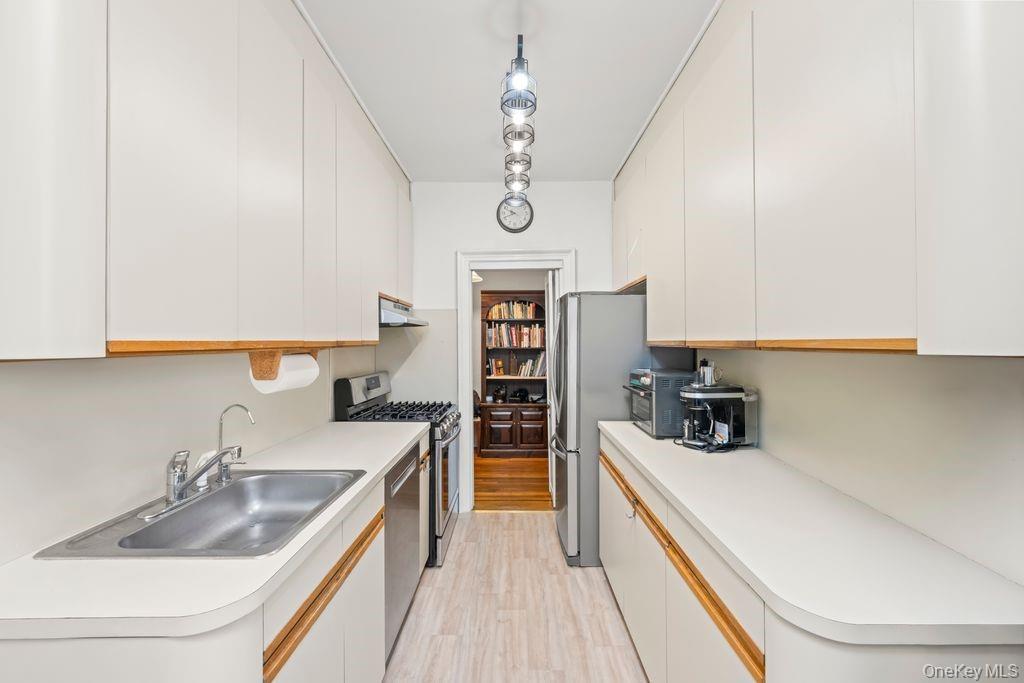 3rd image of 7119 Shore Rd #6H, New York, NY 11209 | MLS# 1031104