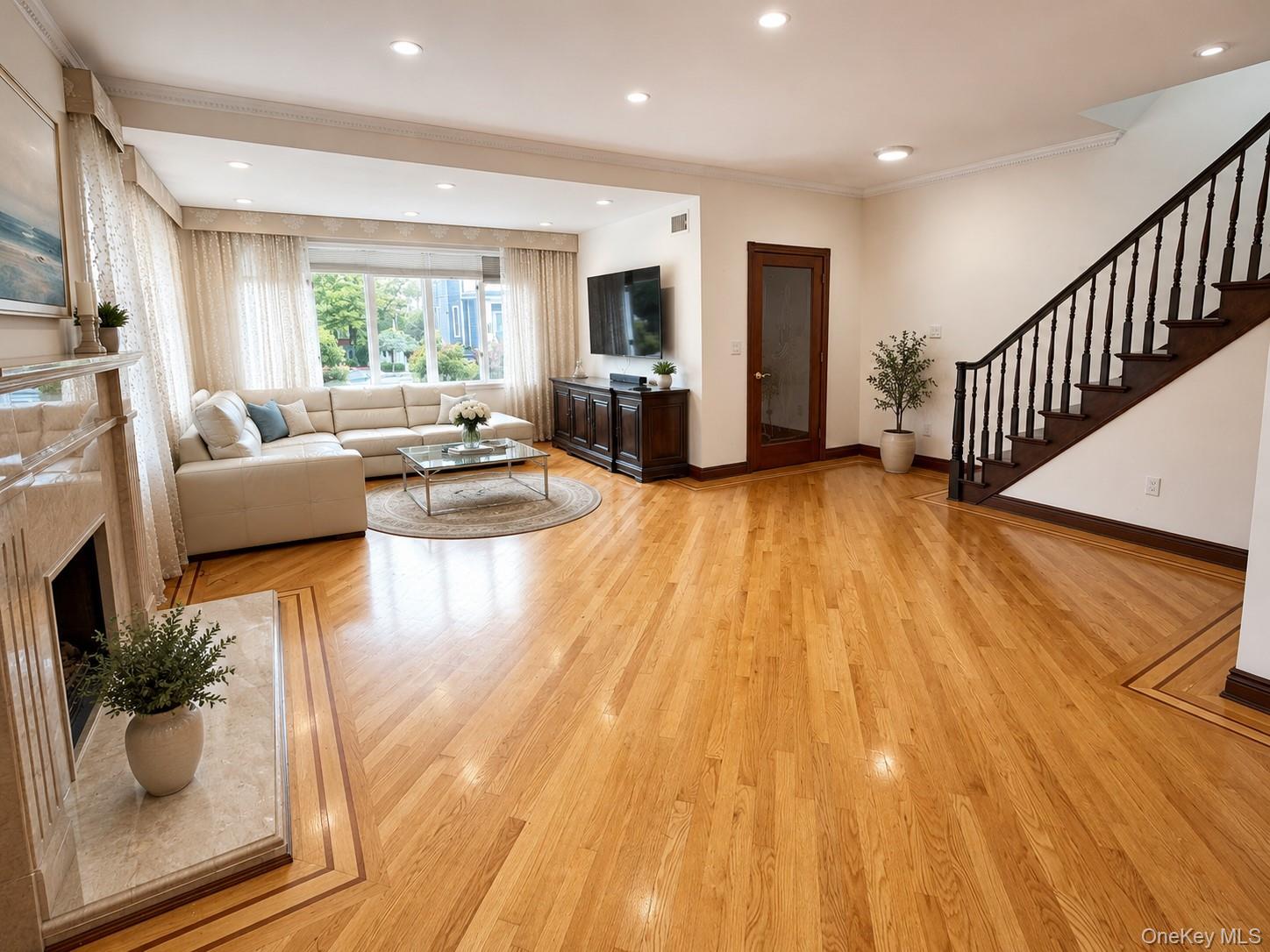 3rd image of 526 Beach 132Nd St, New York, NY 11694 | MLS# 1031132