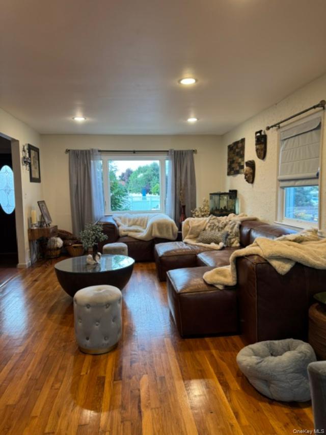 5th image of 3530 Long Bch Rd, Hempstead, NY 11572