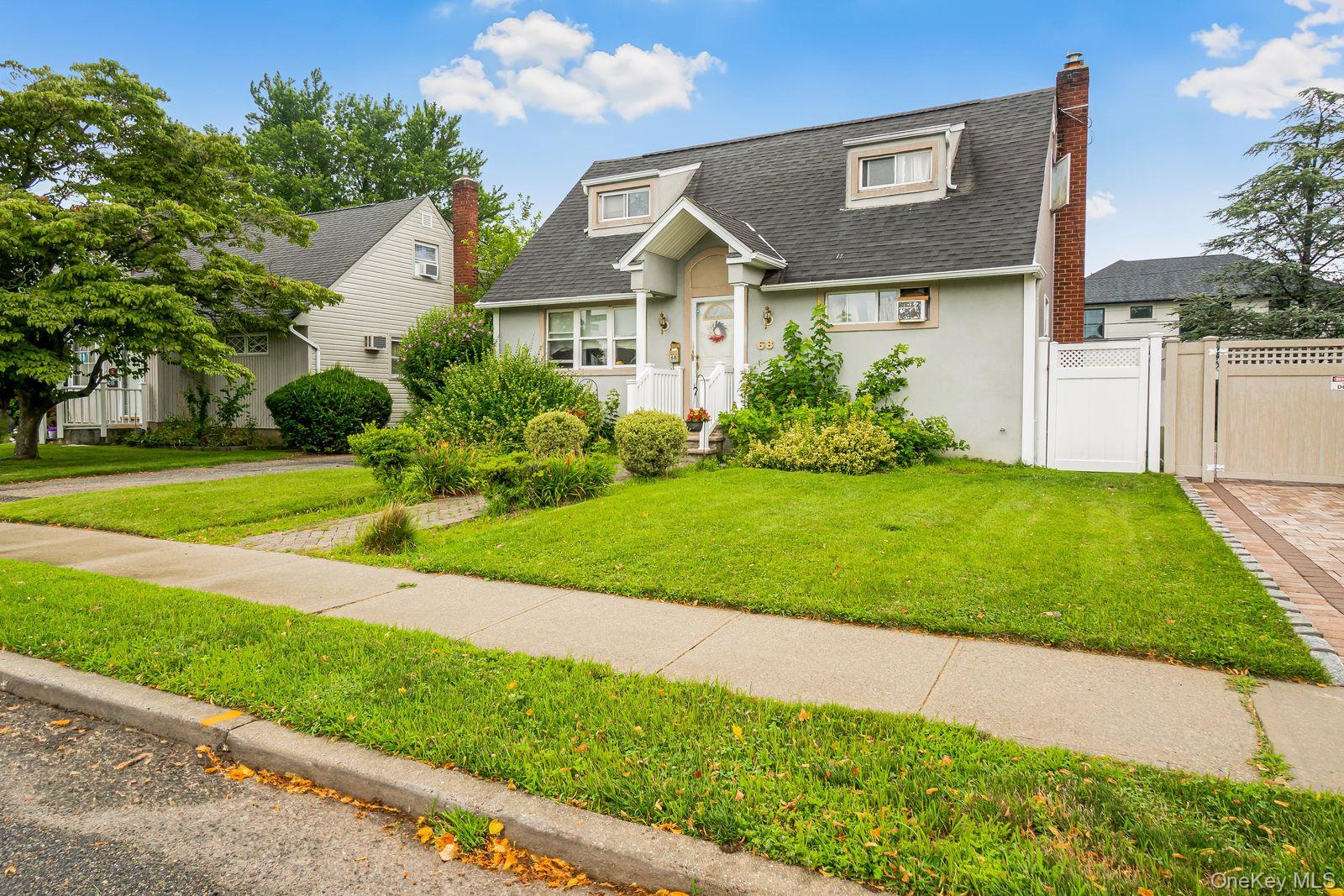 2nd image of 68 Cliff Dr, Oyster Bay, NY 11801 | MLS# 1031181