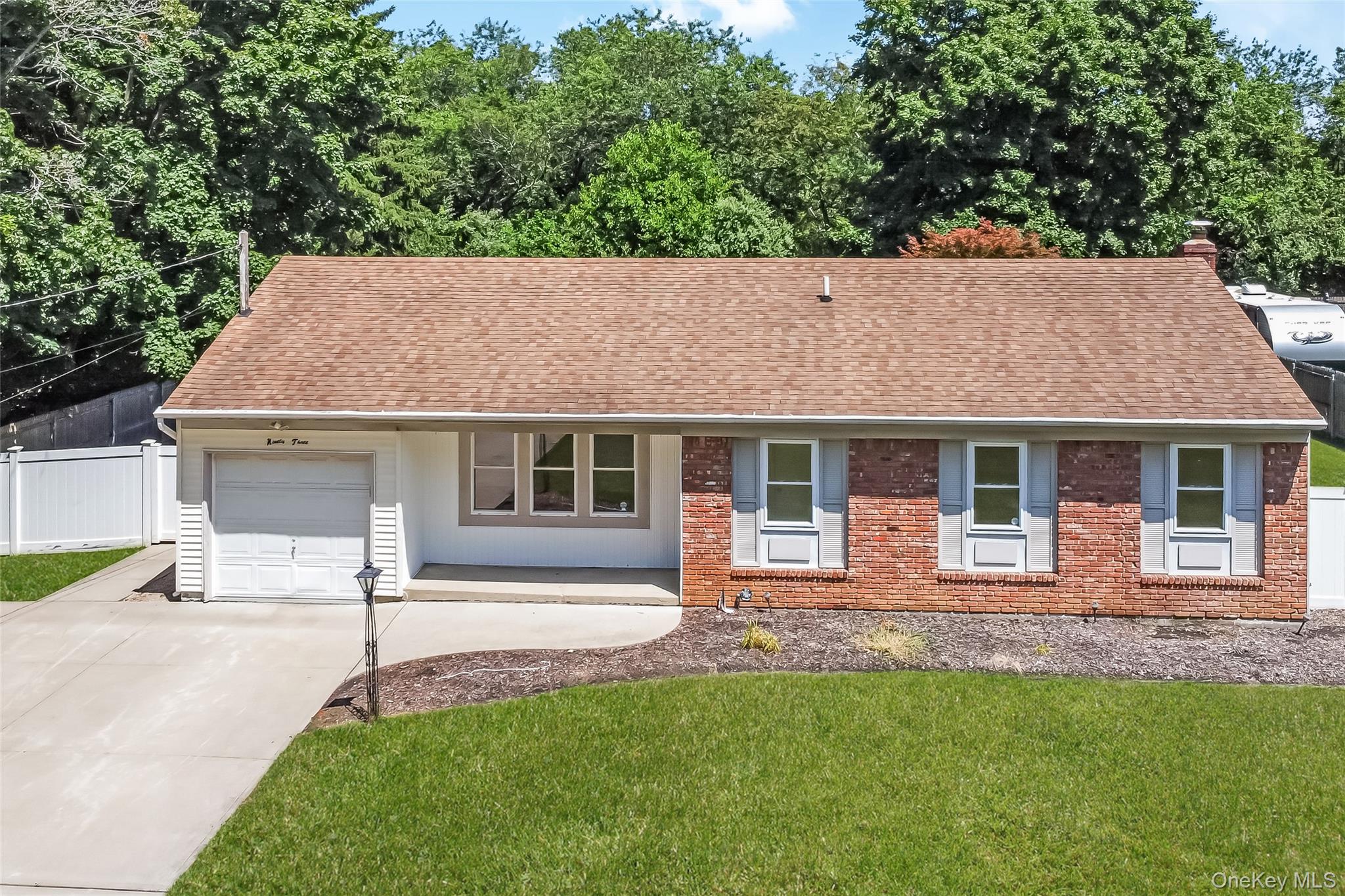 4th image of 93 Raynor Rd, Brookhaven, NY 11961 | MLS# 1031187
