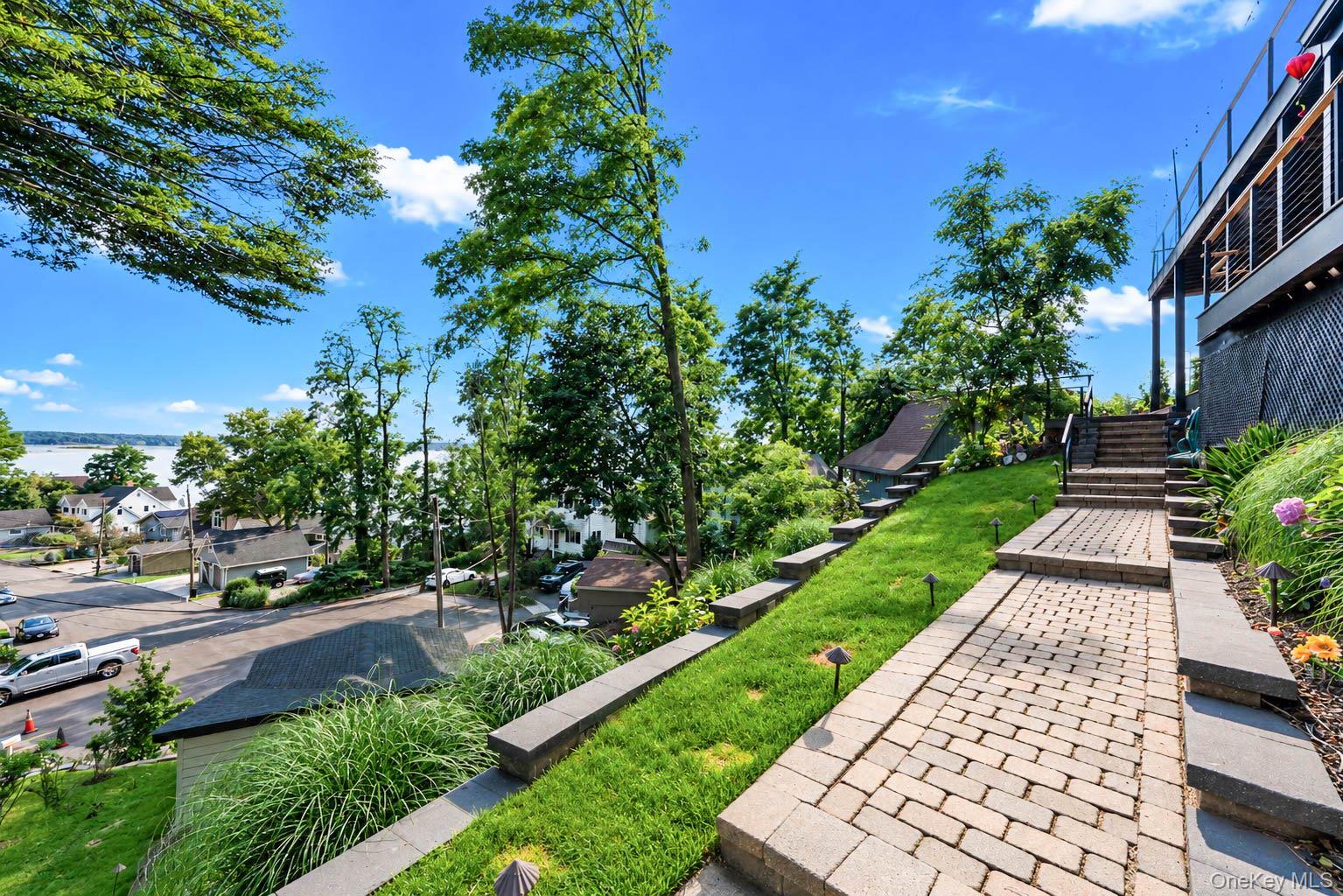 4th image of 26 Argyle Dr, Huntington, NY 11768 | MLS# 1031196