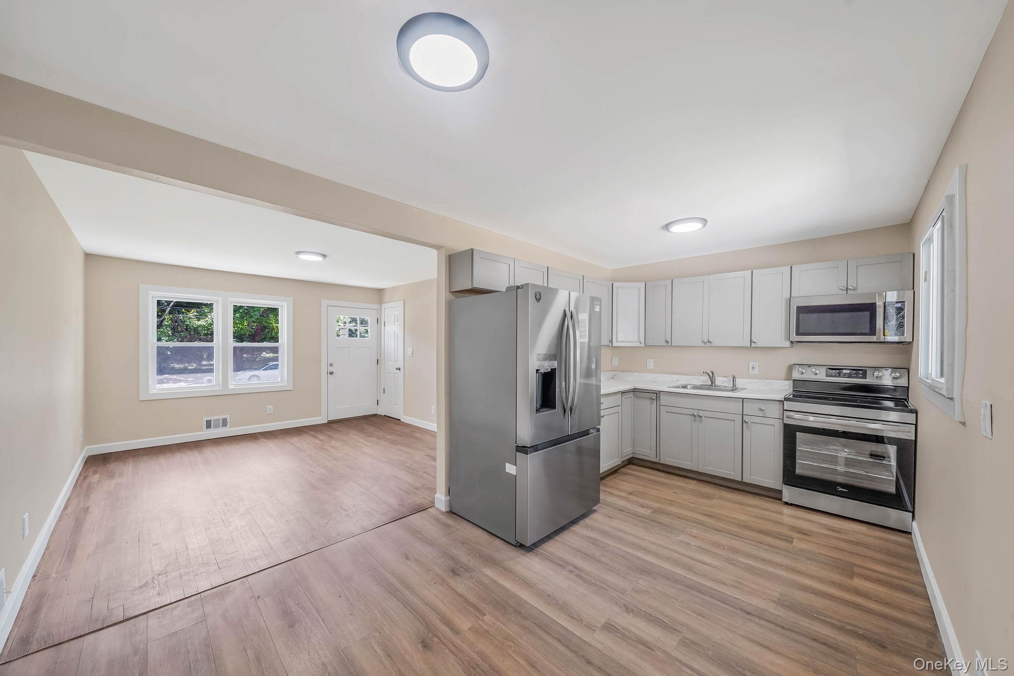 4th image of 948 Walker St, Brookhaven, NY 11713 | MLS# 1031221