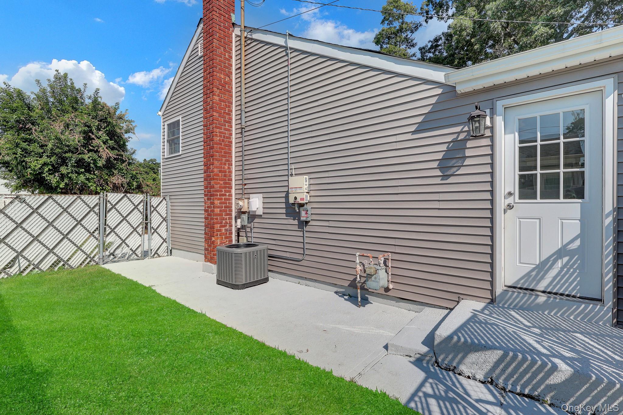 30th image of 128 W 17th St, Babylon, NY 11729 | MLS# 1031232