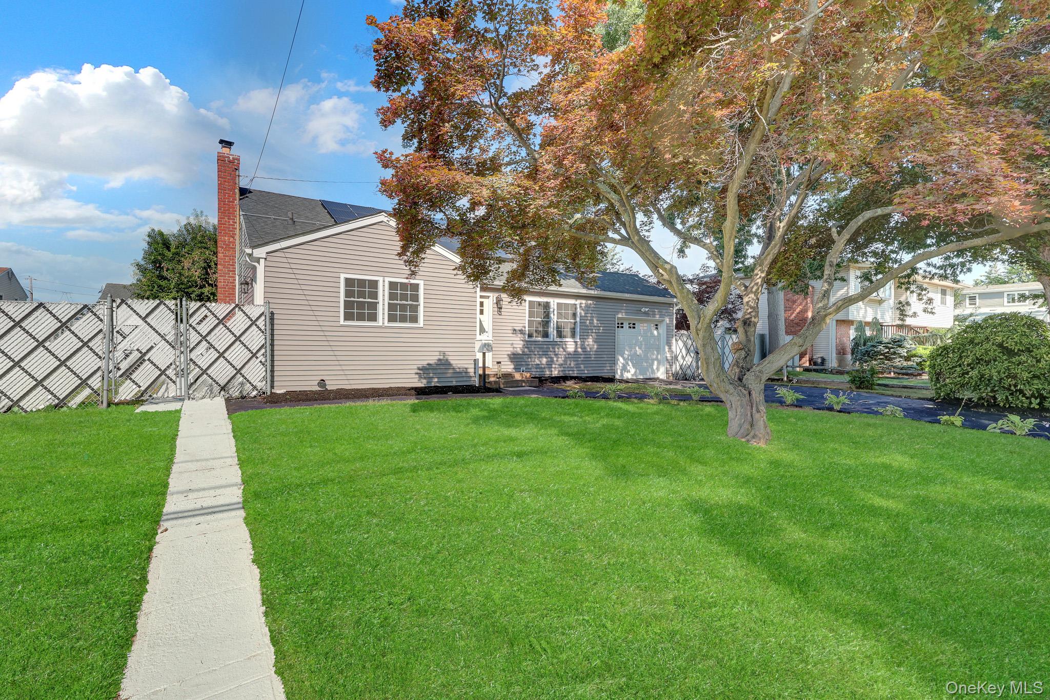 3rd image of 128 W 17Th St, Babylon, NY 11729 | MLS# 1031232