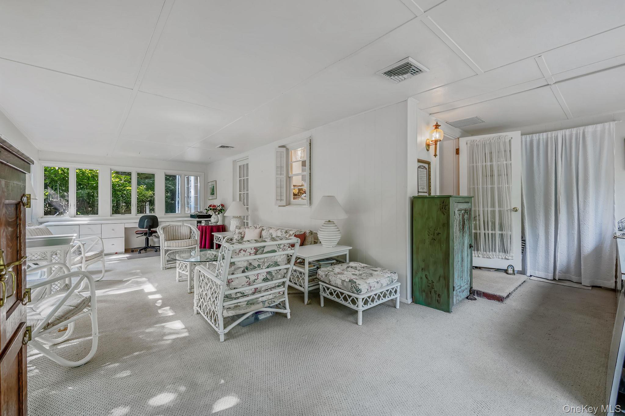 4th image of 90 Locust Ln, Huntington, NY 11768 | MLS# 1031236