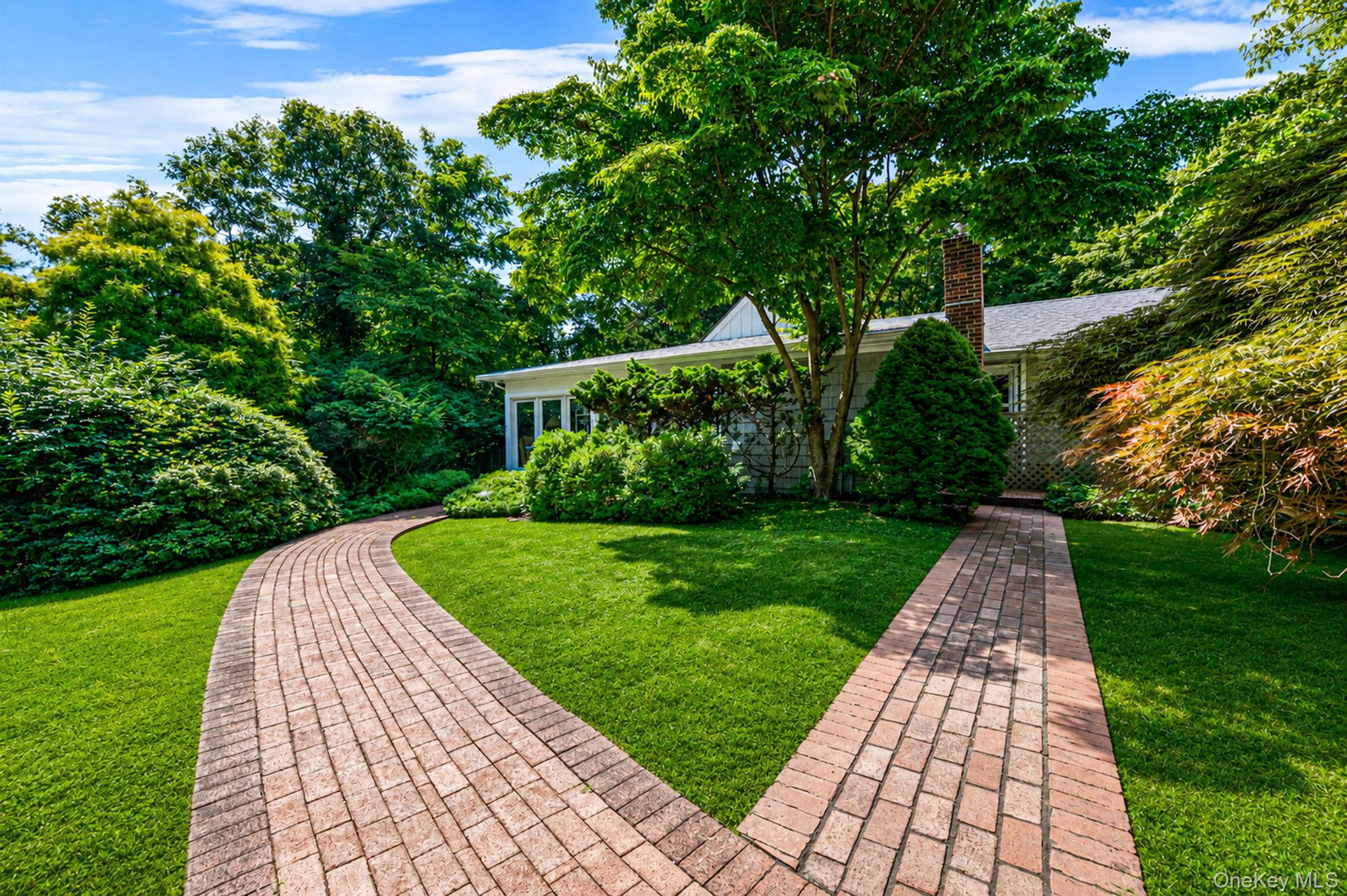 3rd image of 90 Locust Ln, Huntington, NY 11768 | MLS# 1031236