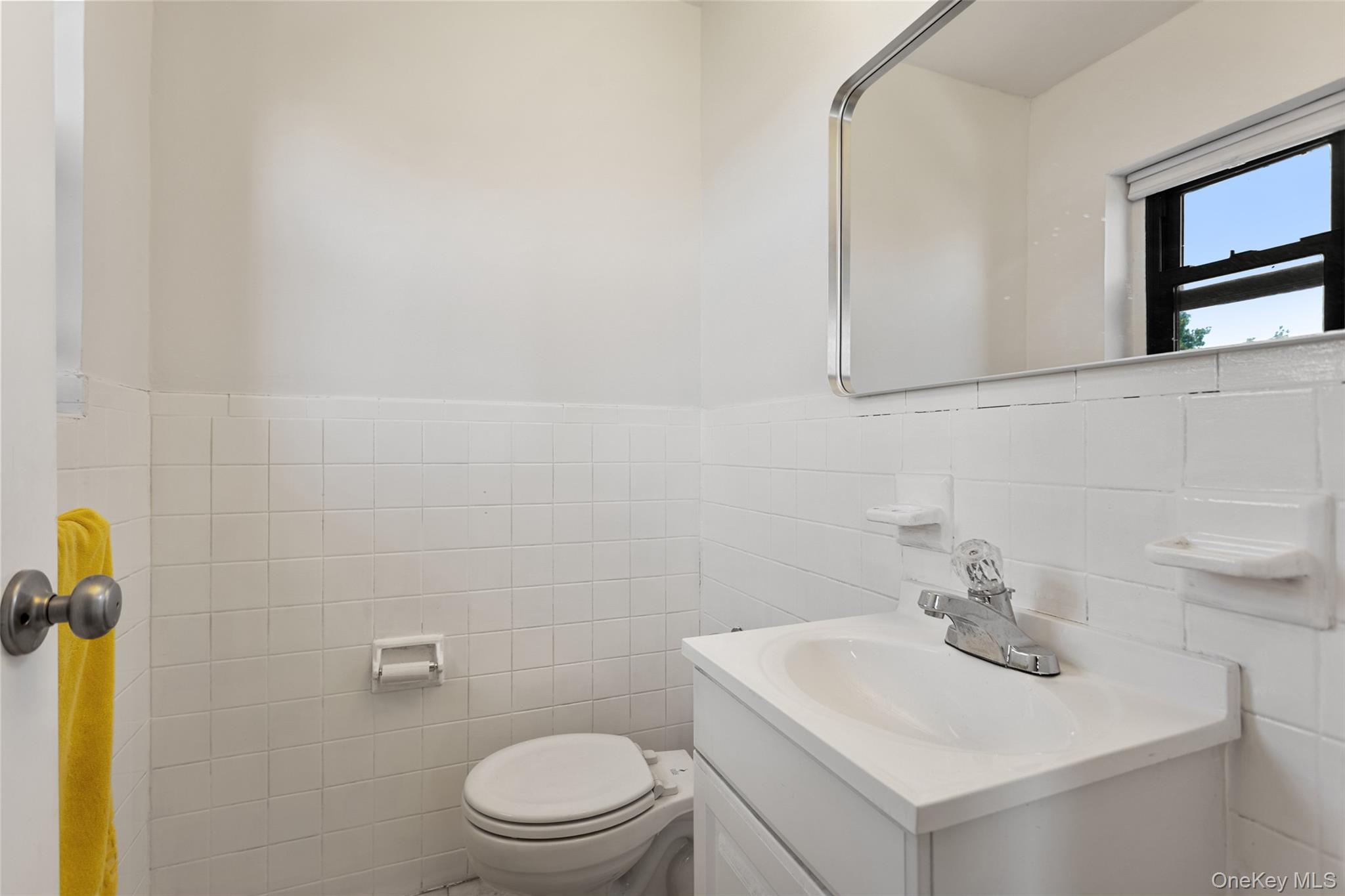 2nd image of 1910 Pelham Pkwy S, New York, NY 10461