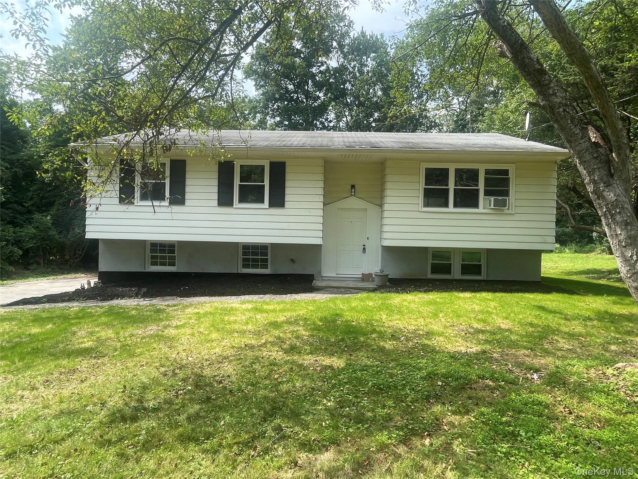 3rd image of 15 Vandewater Dr, Wappinger, NY 12590 | MLS# 1031284