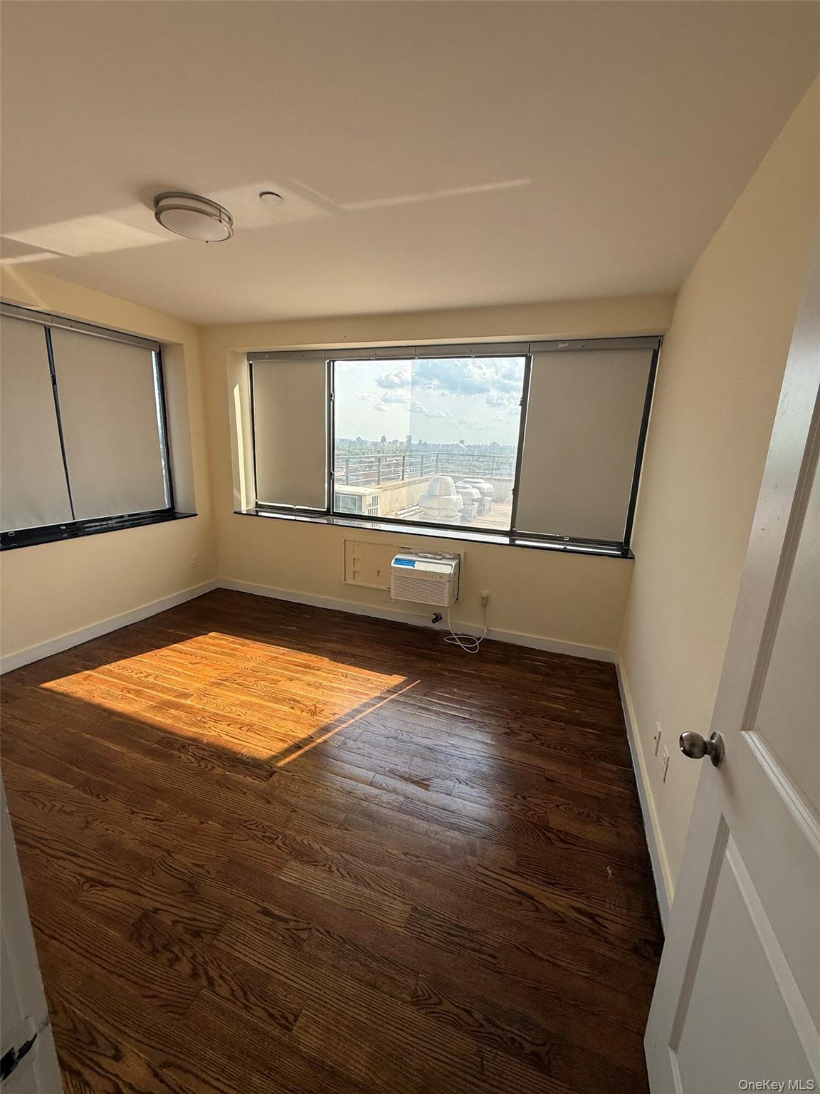 2nd image of 13235 41st Rd, New York, NY 11355