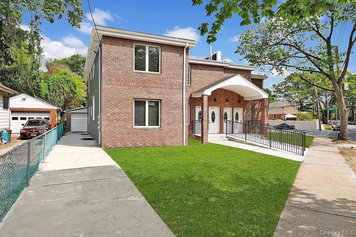 2nd image of 143 86 232nd St, New York, NY 11413 | MLS# 1031305