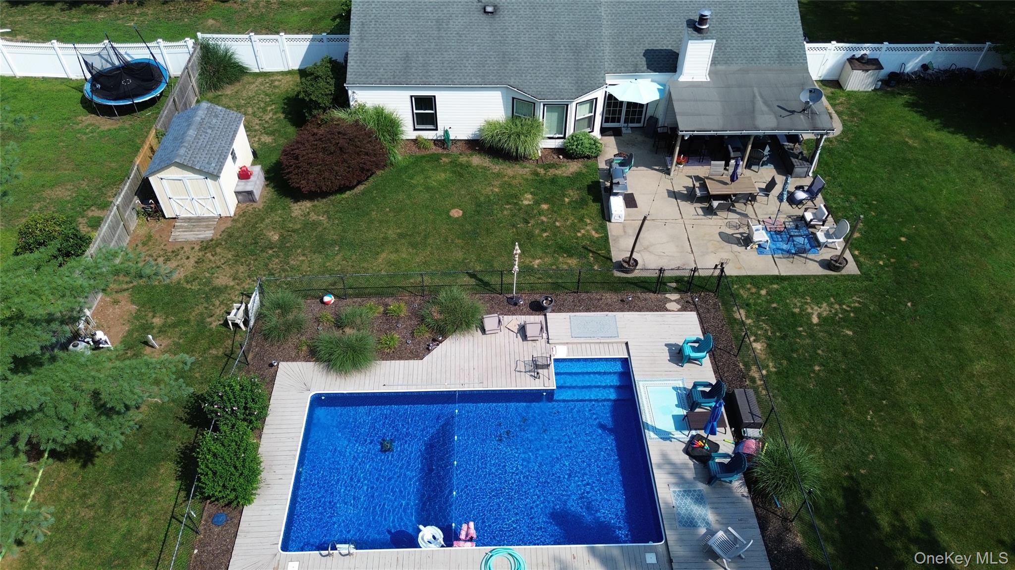 10th image of 9 Singingwood Dr, Brookhaven, NY 11790 | MLS# 1031310