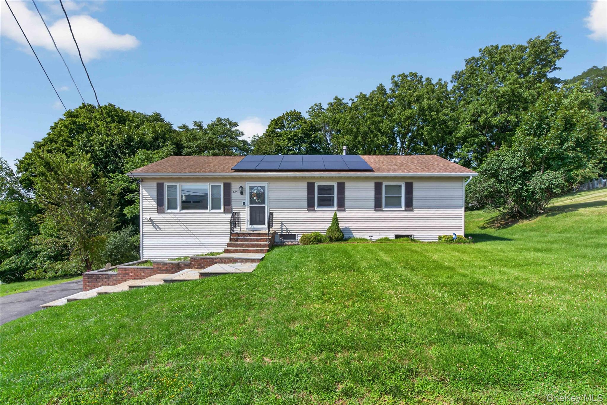 1st image of 354 Robinson Ave, Newburgh (city), NY 12550 | MLS# 1031360