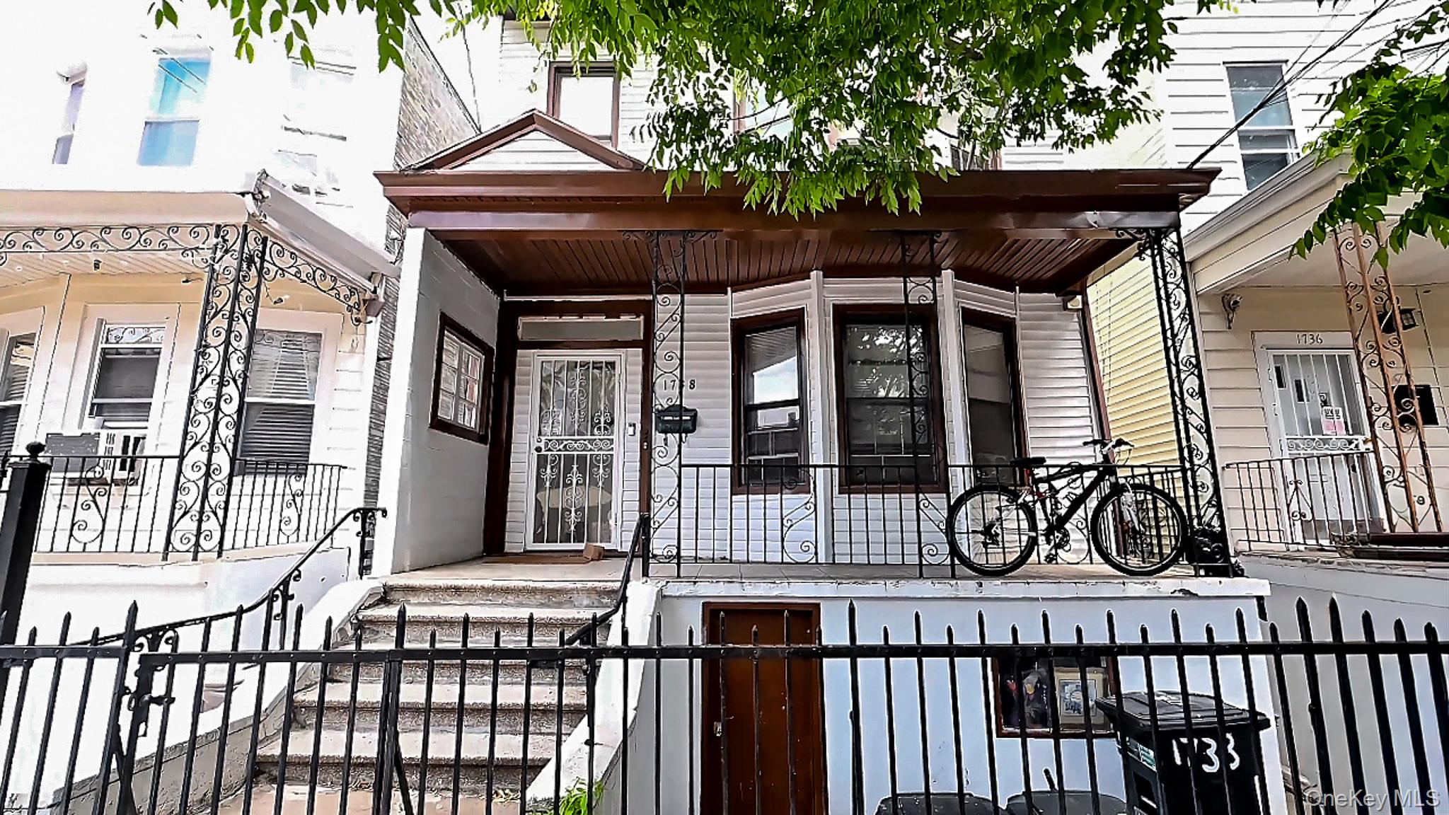 2nd image of 1738 Melville St, New York, NY 10460 | MLS# 1031366