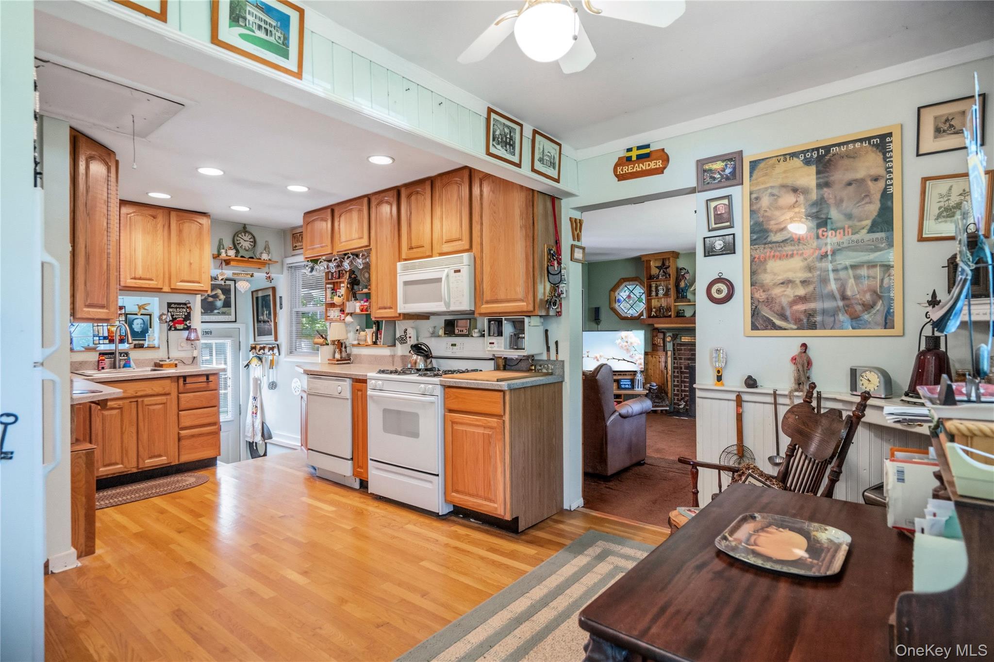 3rd image of 34 Melville Rd, Huntington, NY 11746 | MLS# 1031387