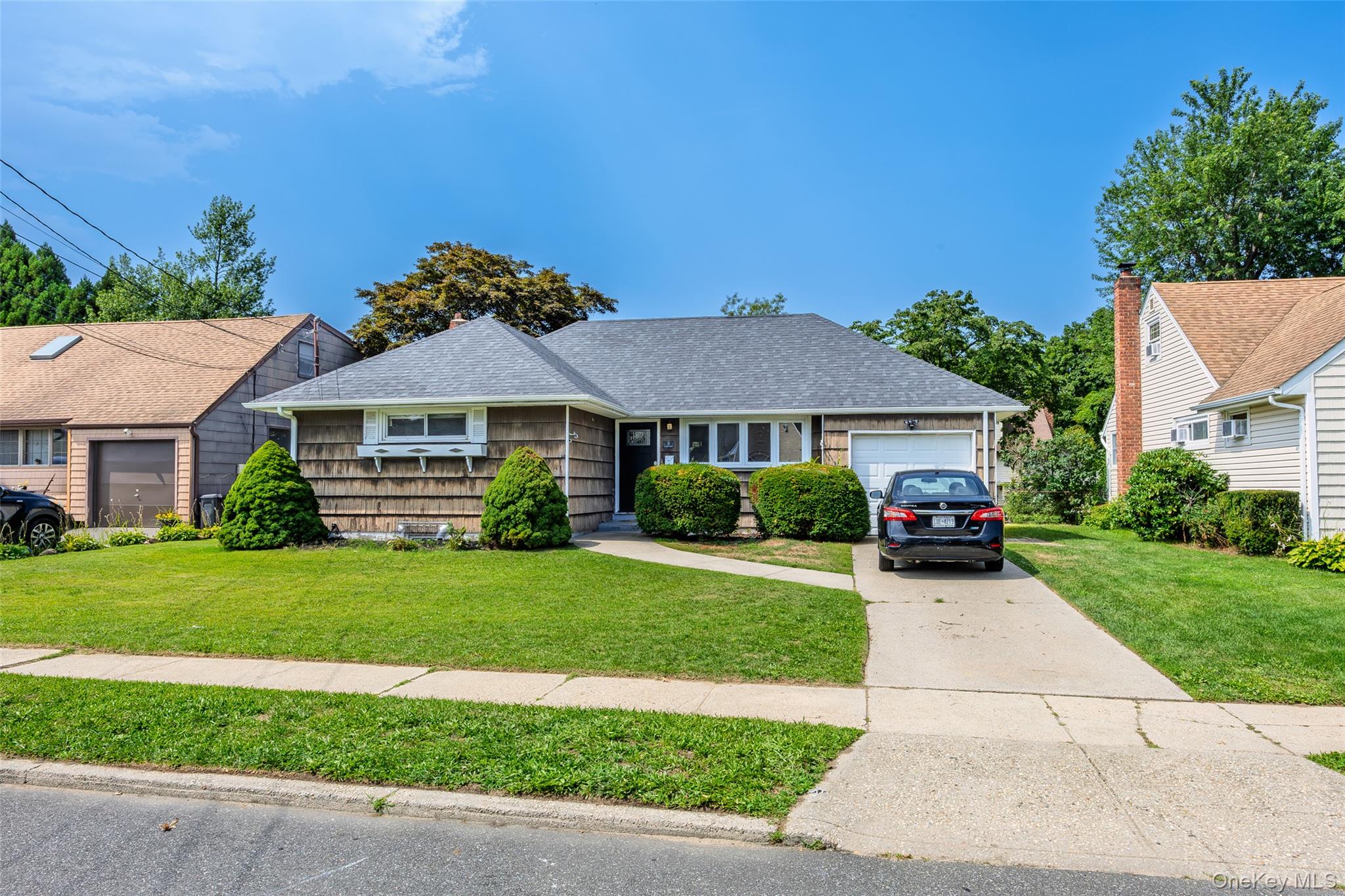 4th image of 9 Leeds Ln, Babylon, NY 11703 | MLS# 1031402