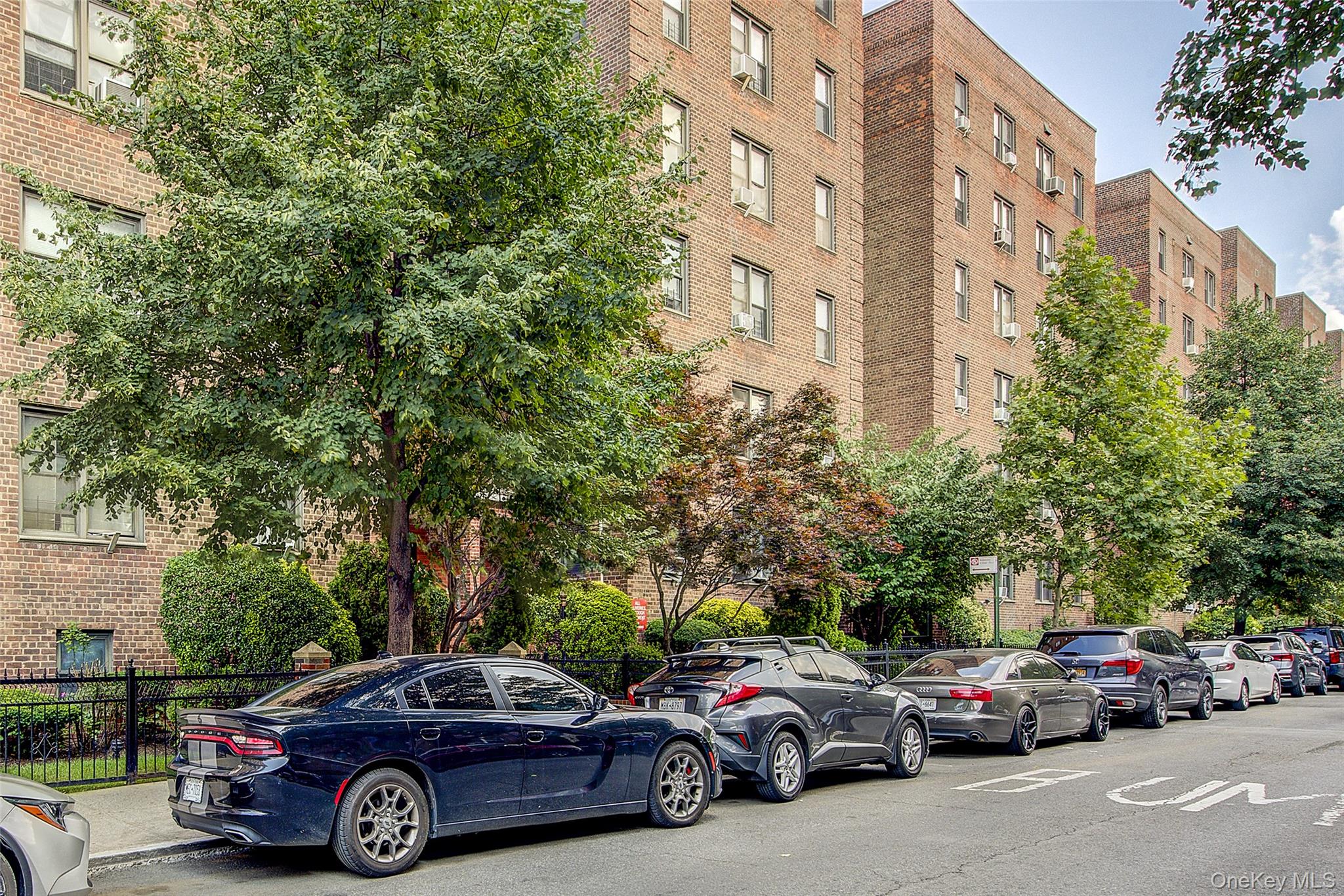 2nd image of 37-27 86Th St, New York, NY 11372