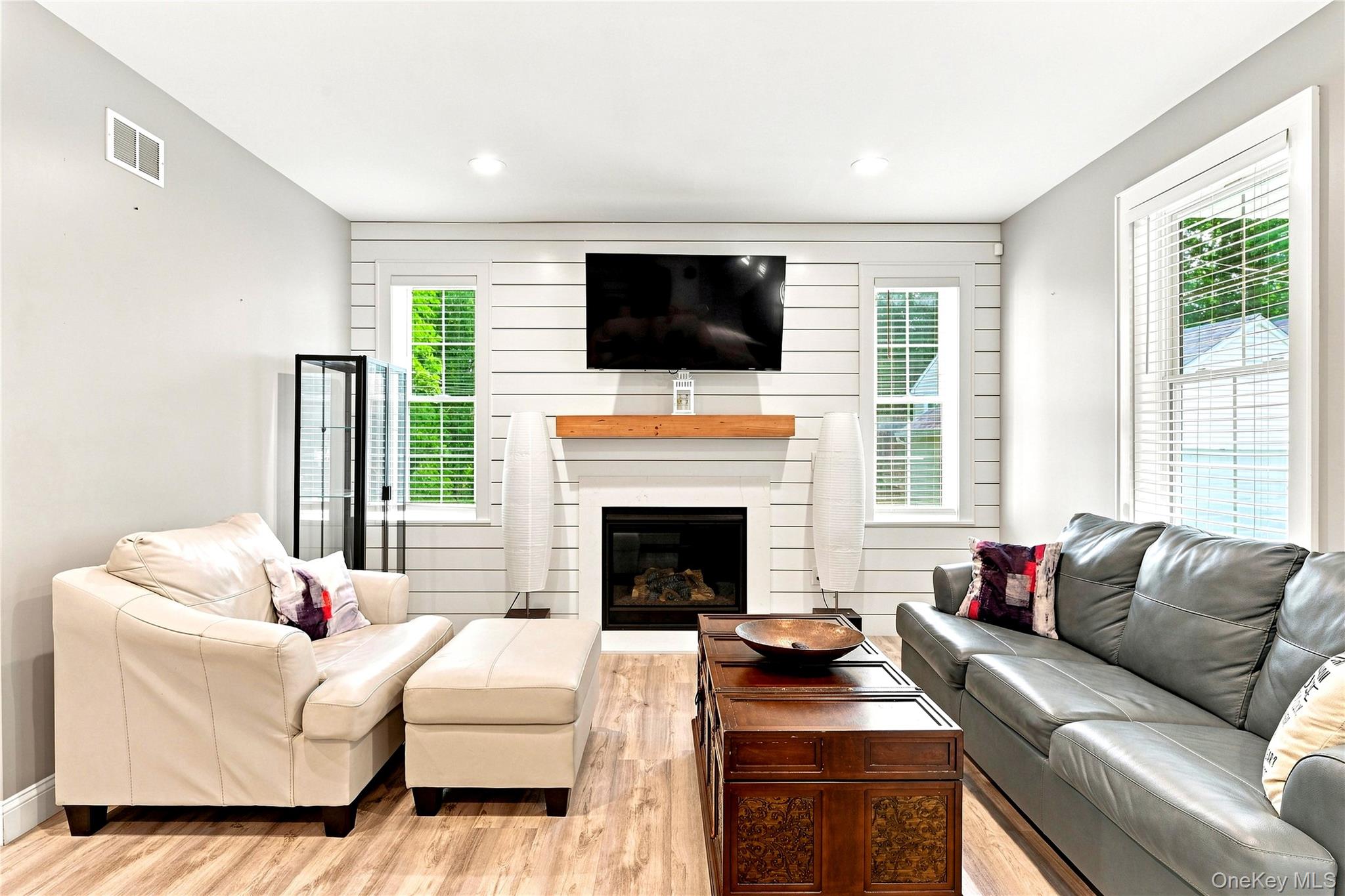 3rd image of 15 Rock Cut Ln, Pleasant Valley, NY 12569 | MLS# 1031424