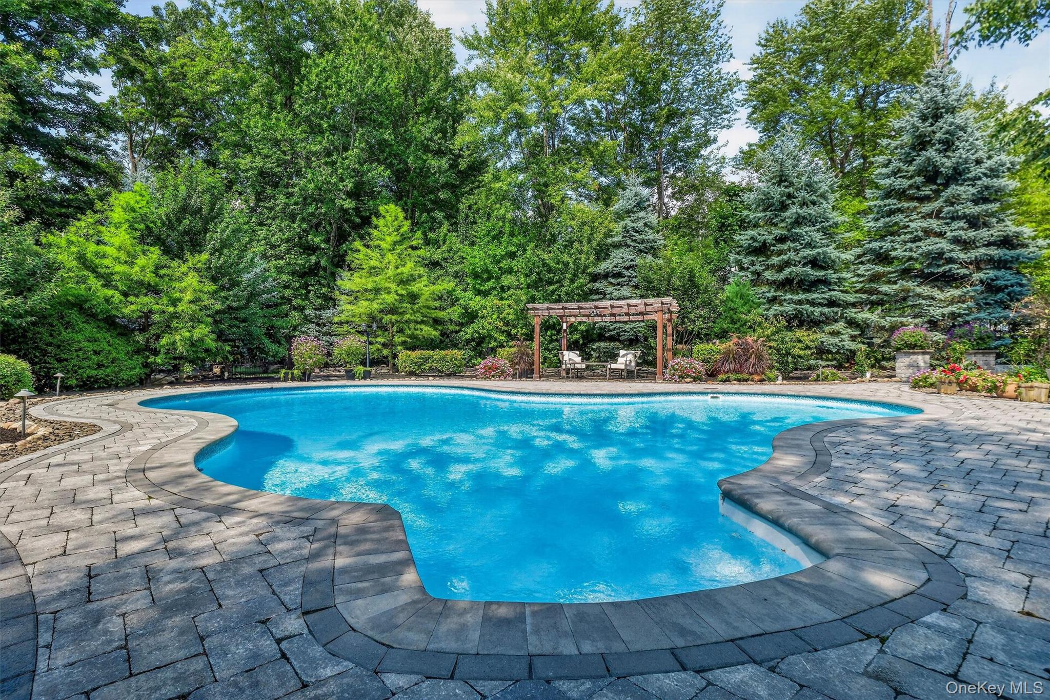 4th image of 44 Greenwich Ave, Woodbury, NY 10917 | MLS# 1031426