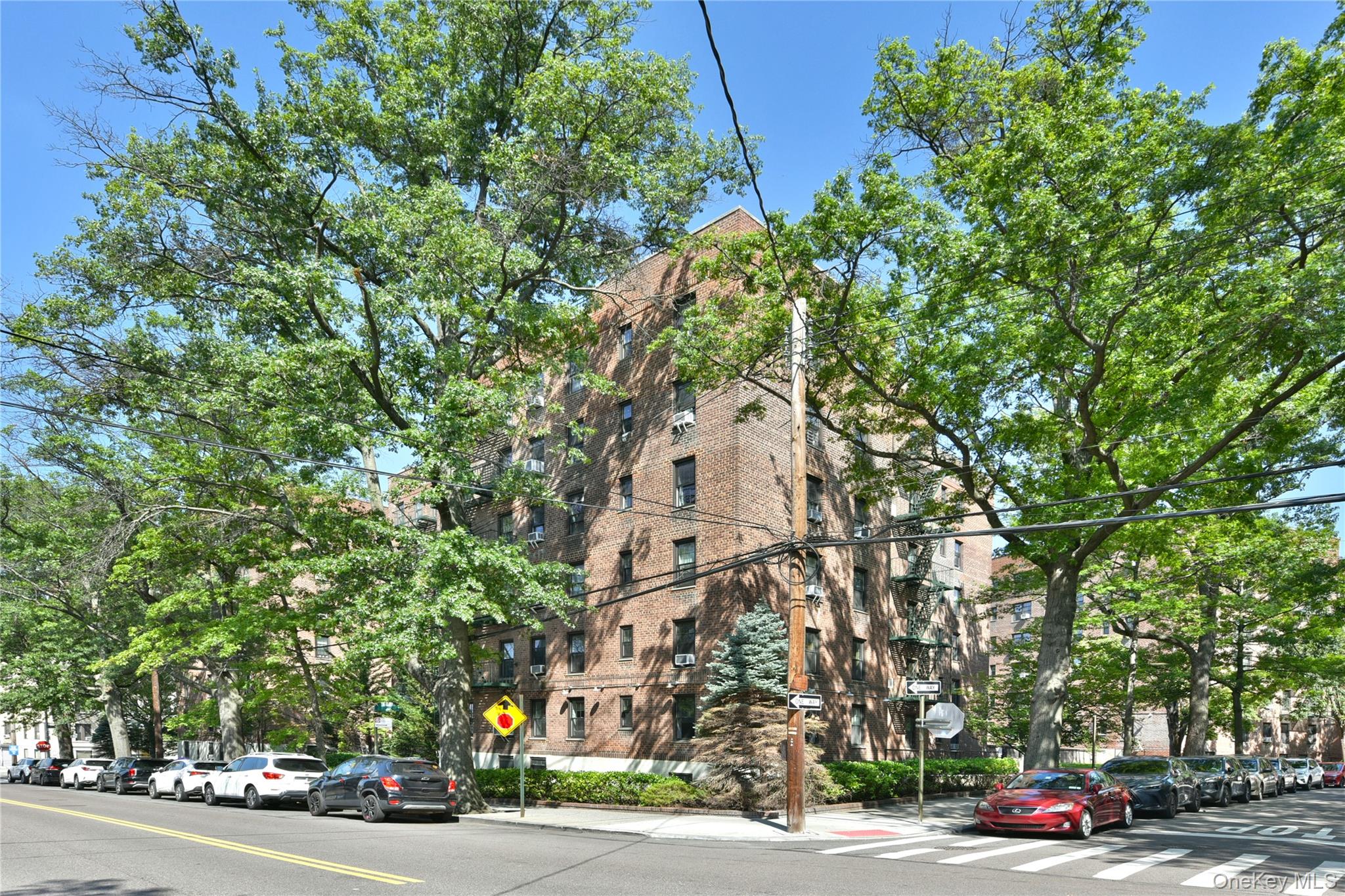2nd image of 139-09 84th Ave, New York, NY 11435