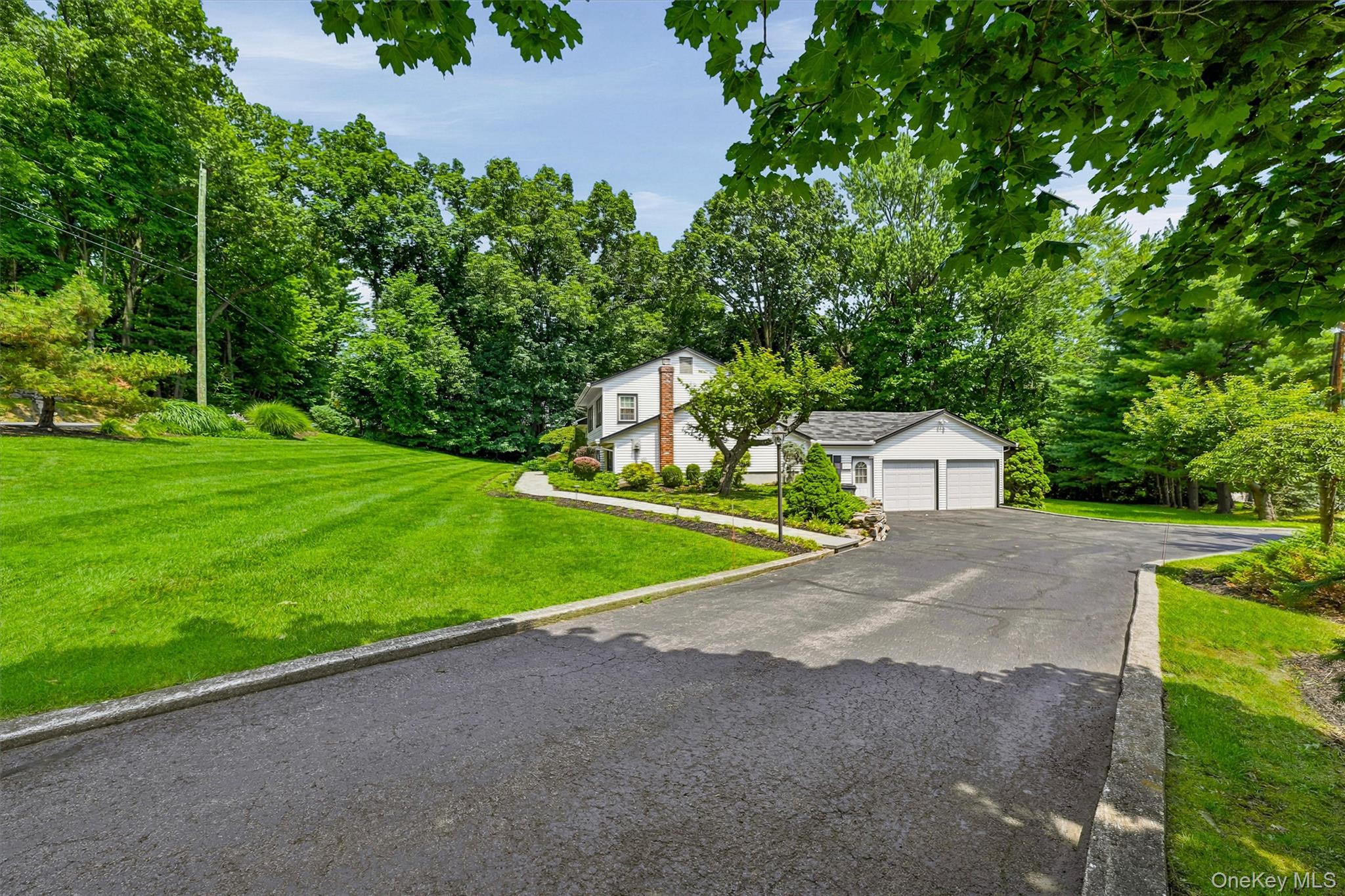 5th image of 2 Buena Vista Ter, Woodbury, NY 10917 | MLS# 1031470