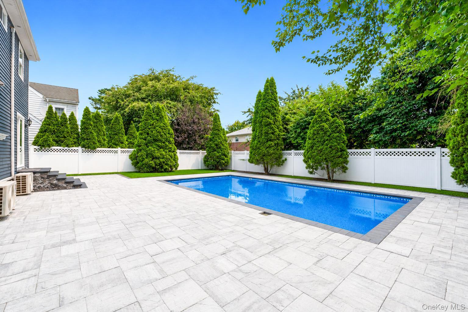 37th image of 4 Hicks Cir, Oyster Bay, NY 11801 | MLS# 1031481