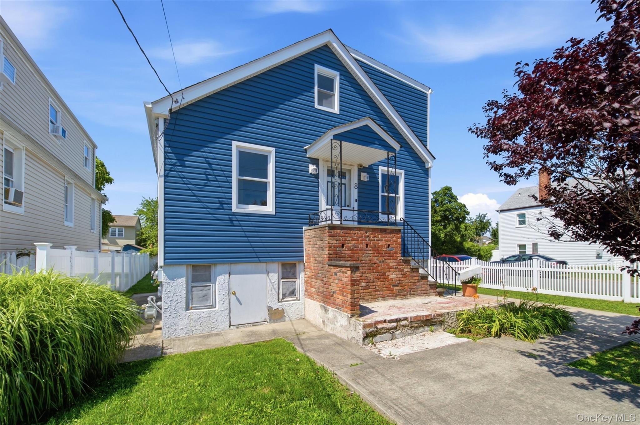 2nd image of 8 5th St, Oyster Bay, NY 11709 | MLS# 1031519