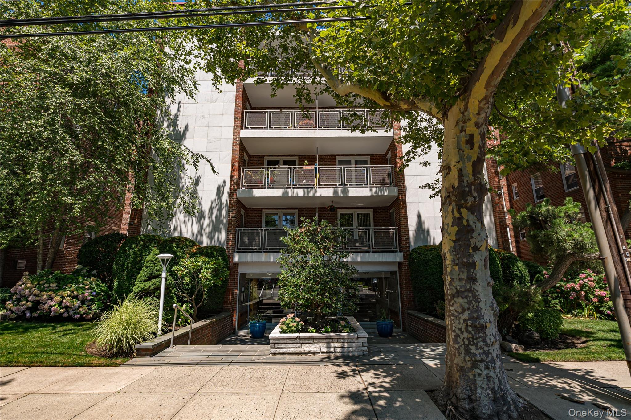 2nd image of 100 Brooklyn Ave, Hempstead, NY 11550