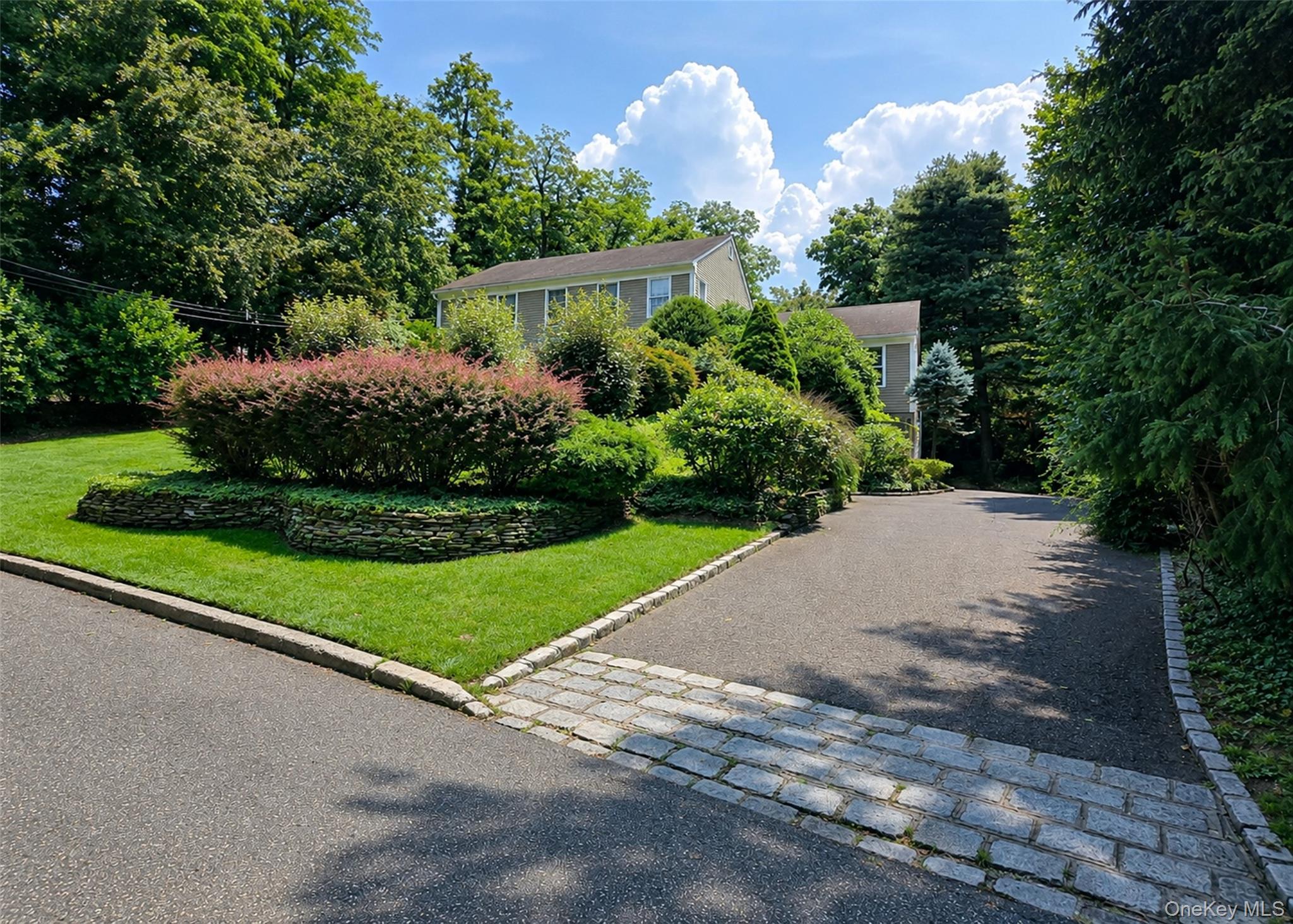 2nd image of 16 Woodhull Rd, Brookhaven, NY 11733 | MLS# 1031554