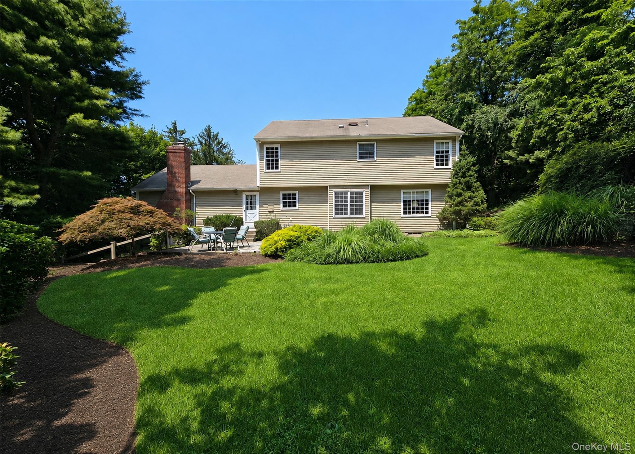 3rd image of 16 Woodhull Rd, Brookhaven, NY 11733 | MLS# 1031554
