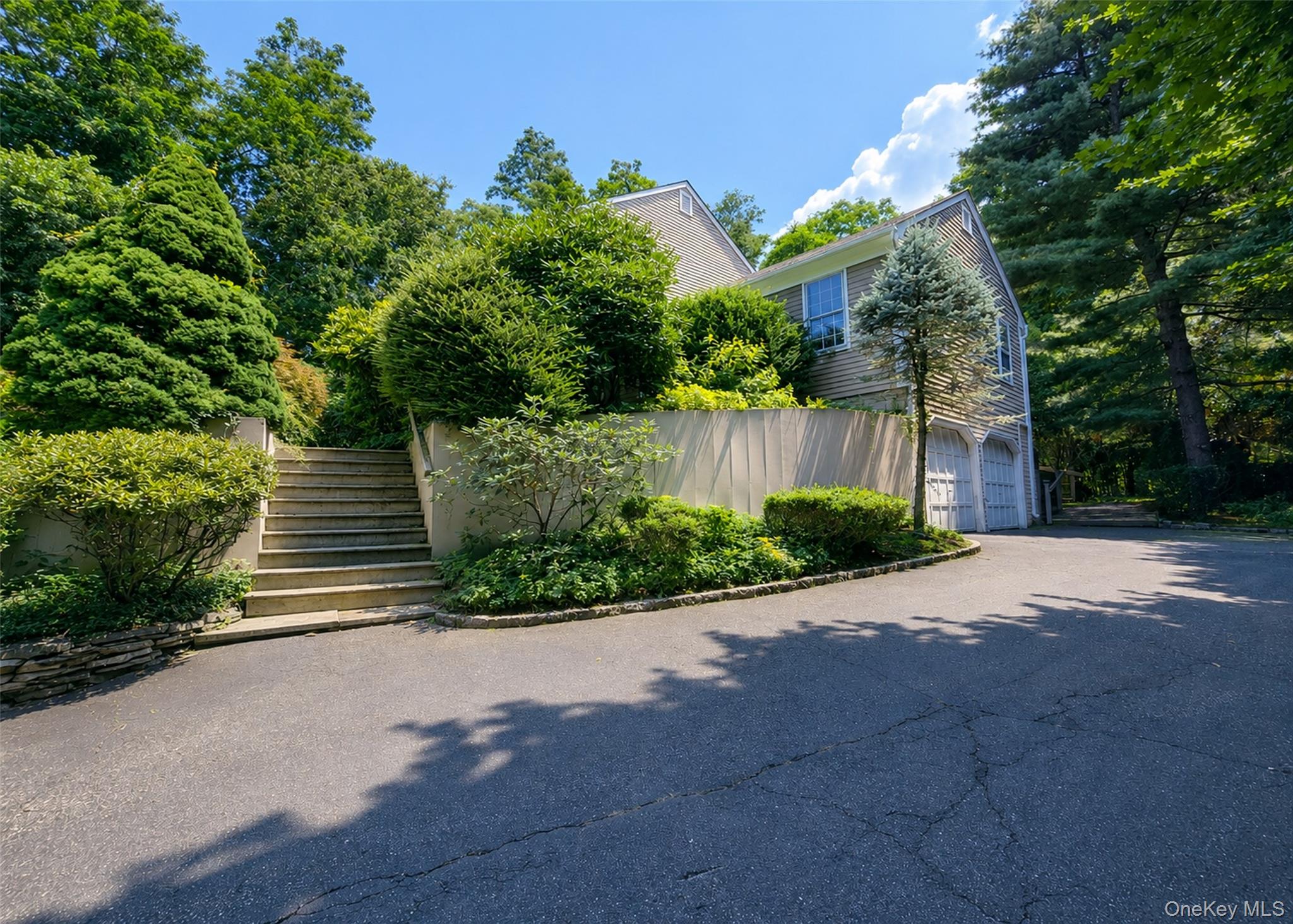 5th image of 16 Woodhull Rd, Brookhaven, NY 11733 | MLS# 1031554