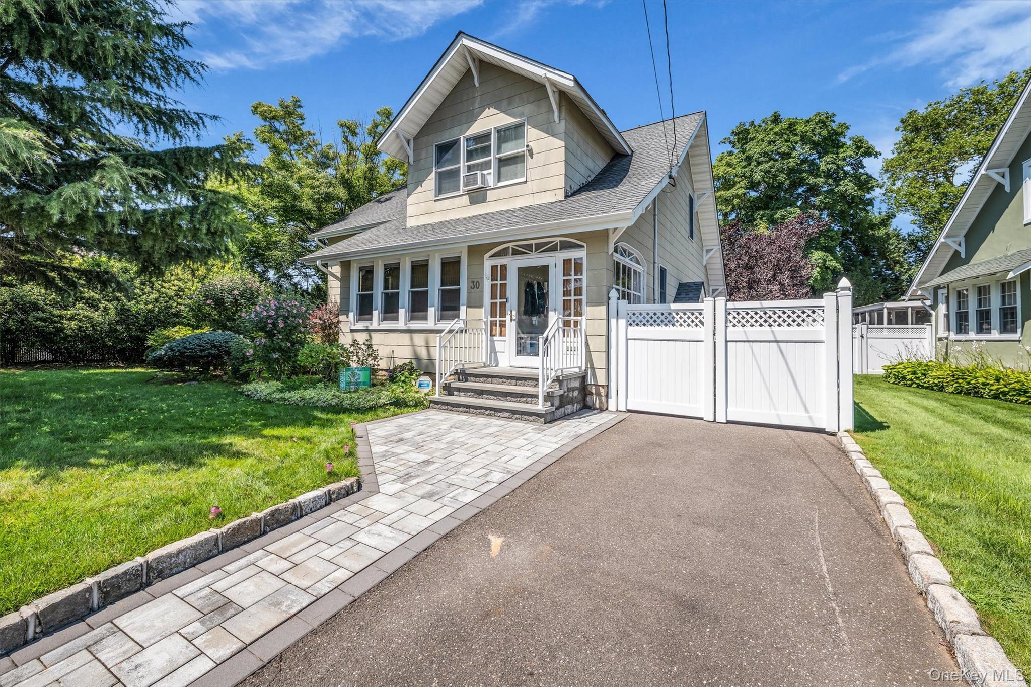 1st image of 30 West St, Oyster Bay, NY 11735 | MLS# 1031555
