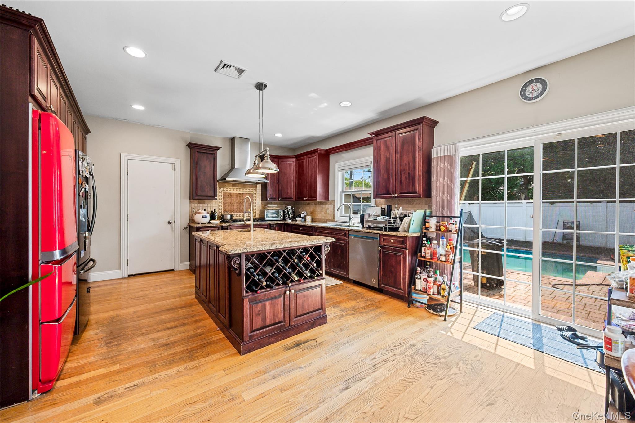5th image of 19 Manetto Dr, Oyster Bay, NY 11803 | MLS# 1031606