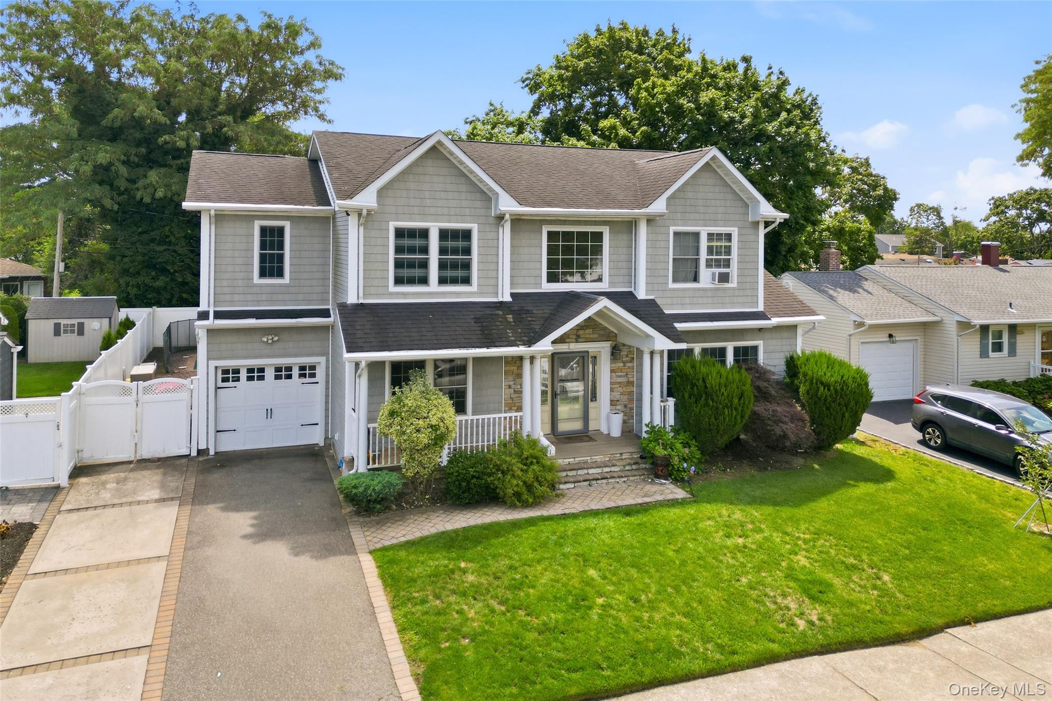 2nd image of 19 Manetto Dr, Oyster Bay, NY 11803 | MLS# 1031606