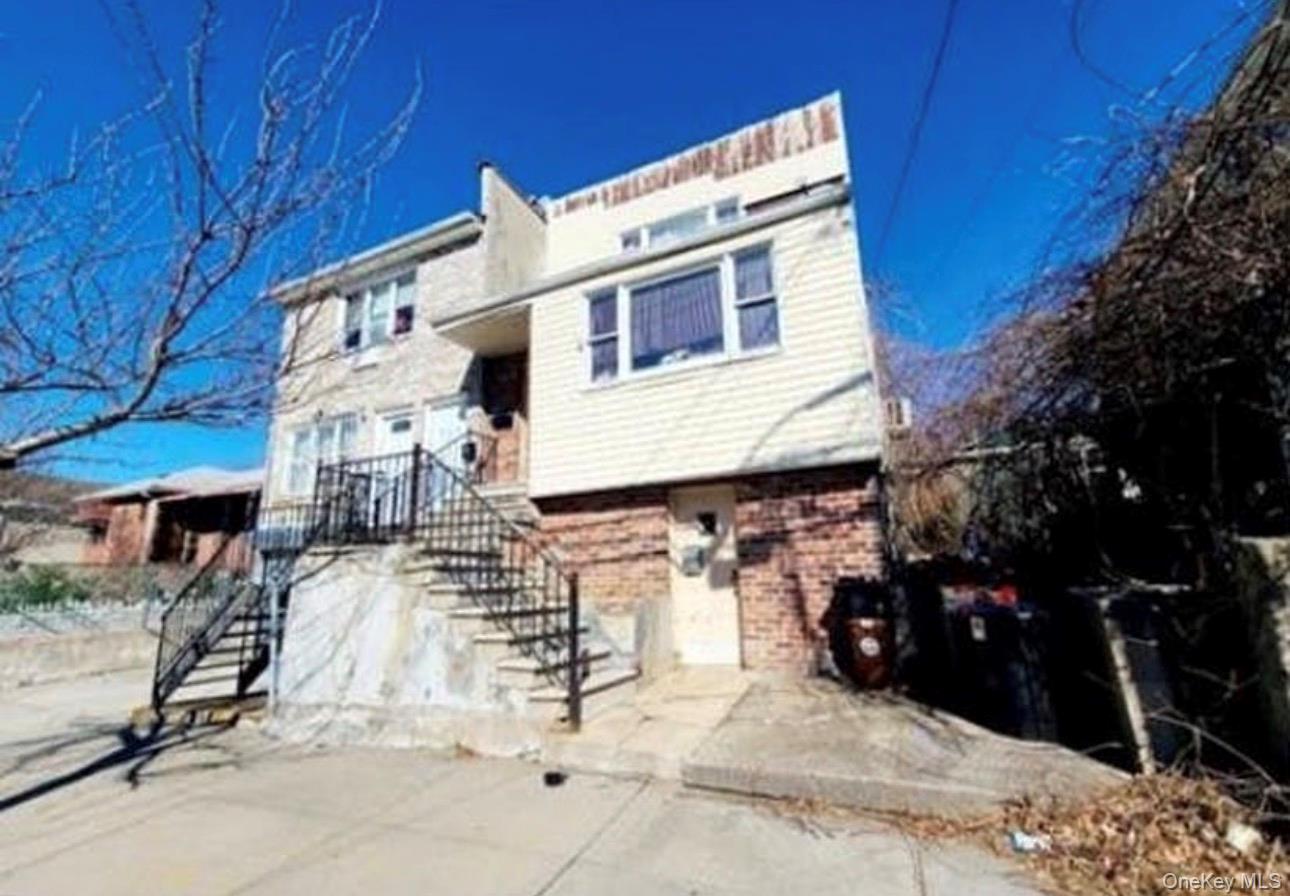 1st image of 959 E 216th St, New York, NY 10469 | MLS# 1031637