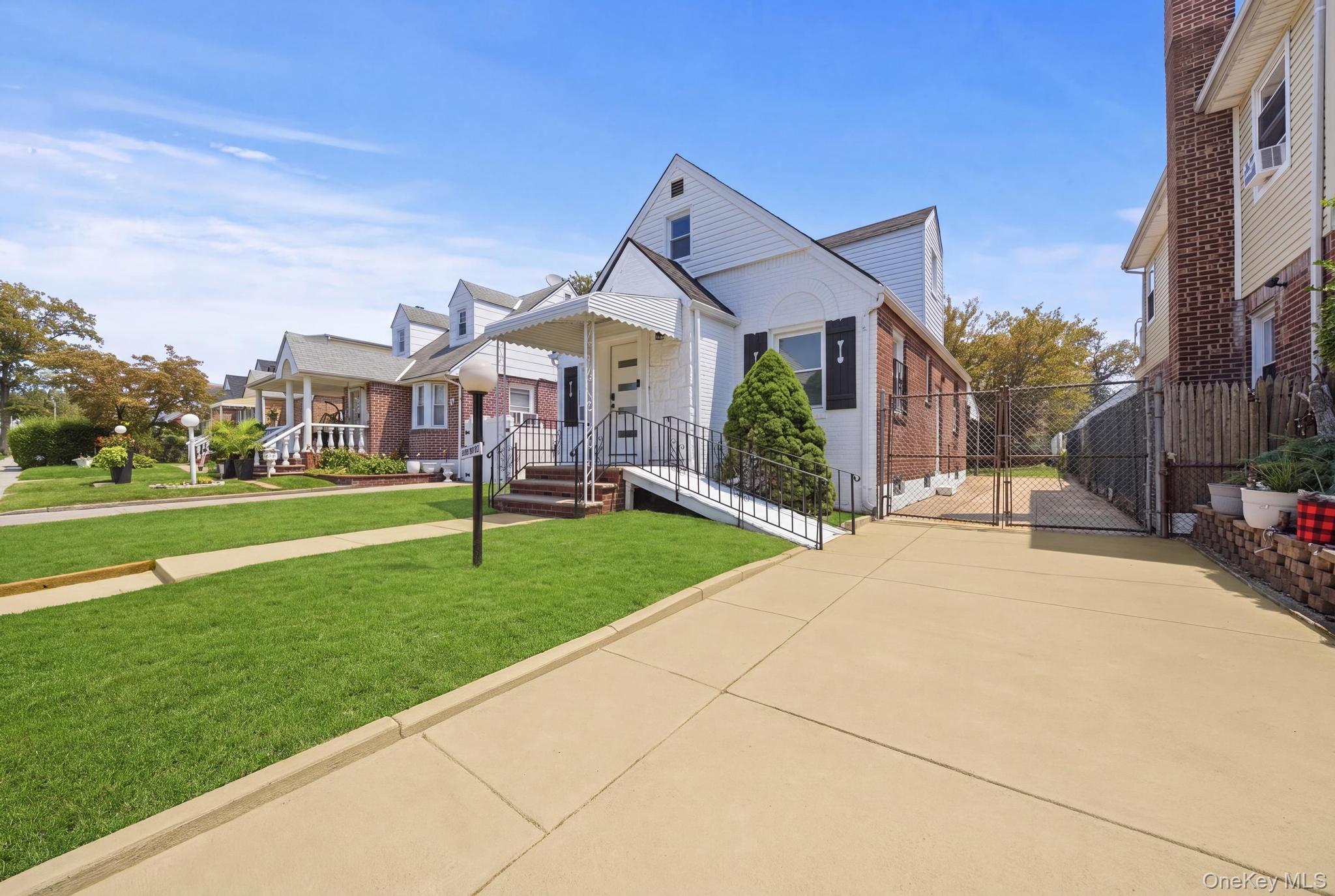2nd image of 13031 218th St, New York, NY 11413 | MLS# 1031702