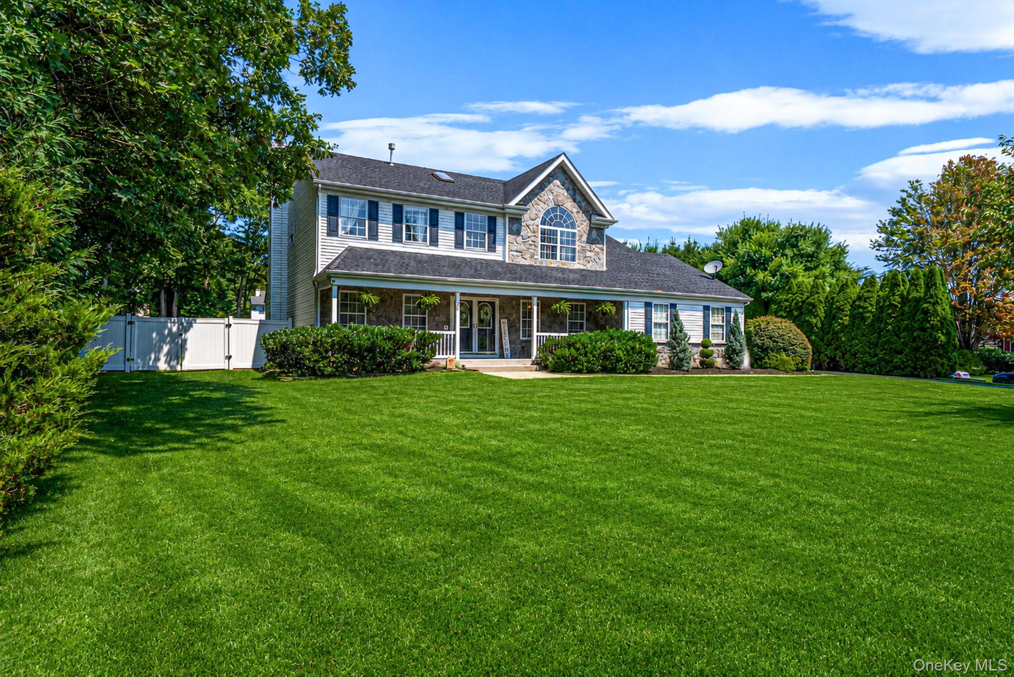 2nd image of 62 Ridgefield Dr, Brookhaven, NY 11786 | MLS# 1031722