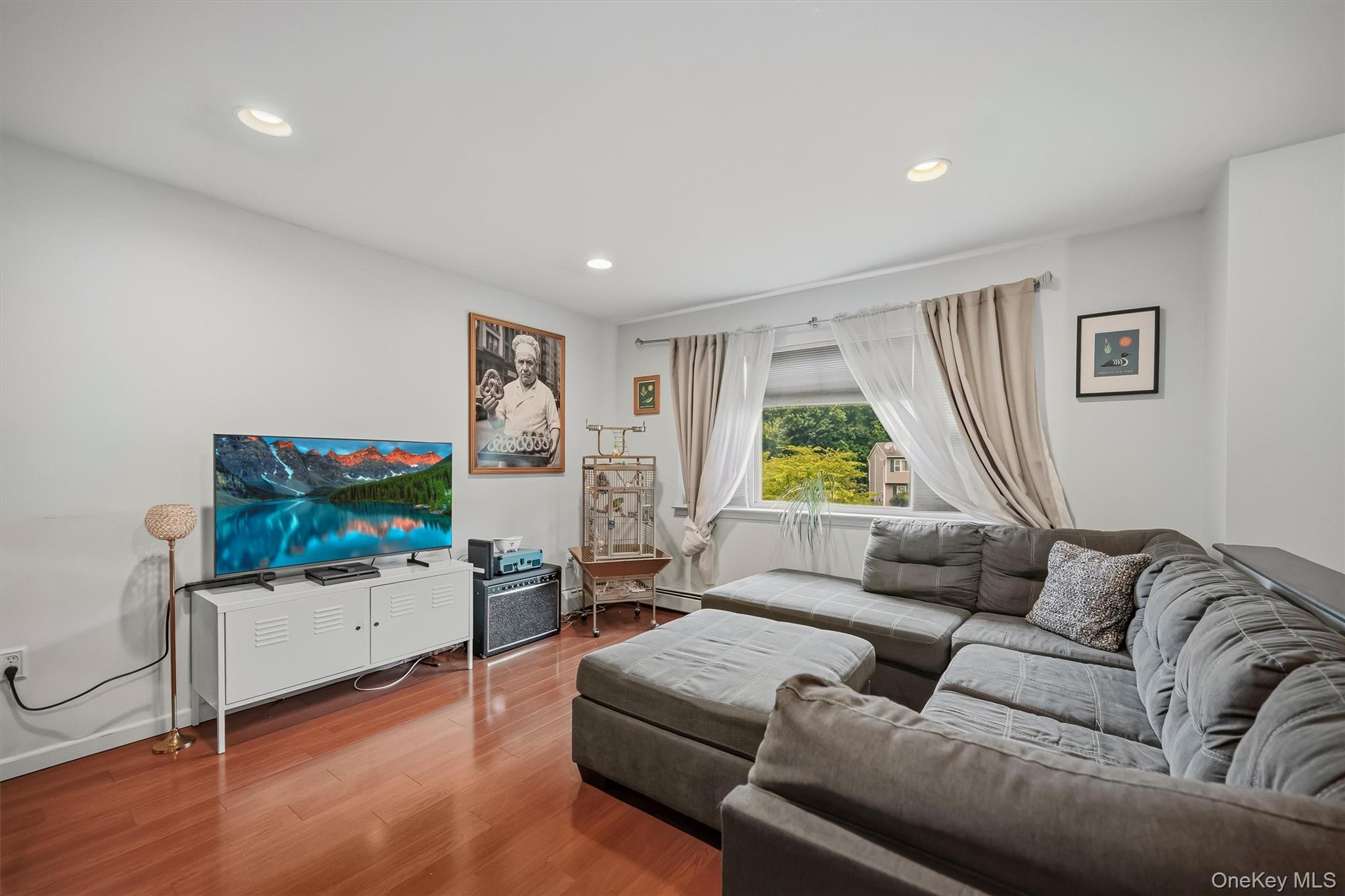 2nd image of 5 Harriet Ln, Clarkstown, NY 10956 | MLS# 1031729