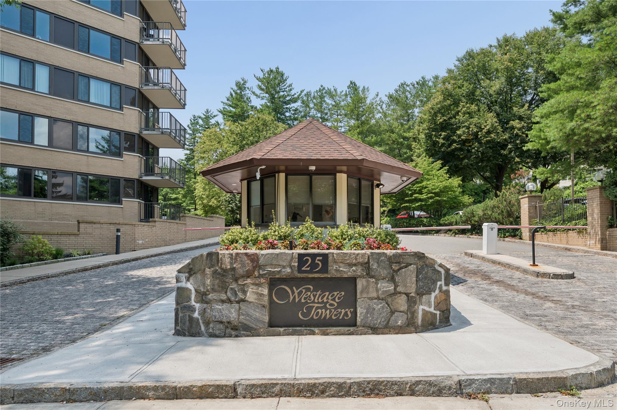 1st image of 25 Rockledge Ave #PH11, White Plains, NY 10601 | MLS# 1031761