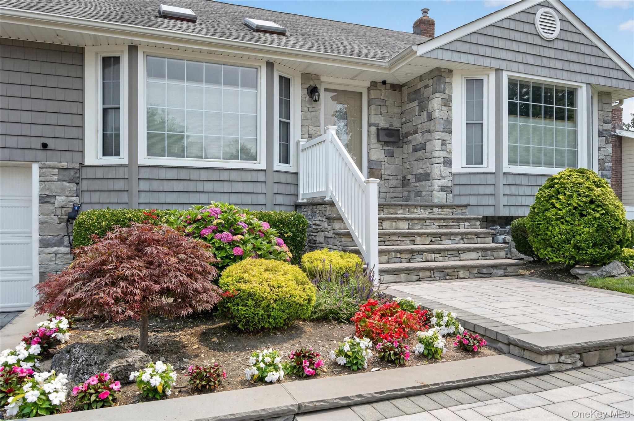 4th image of 8 Yates Ln, Oyster Bay, NY 11753 | MLS# 1031767