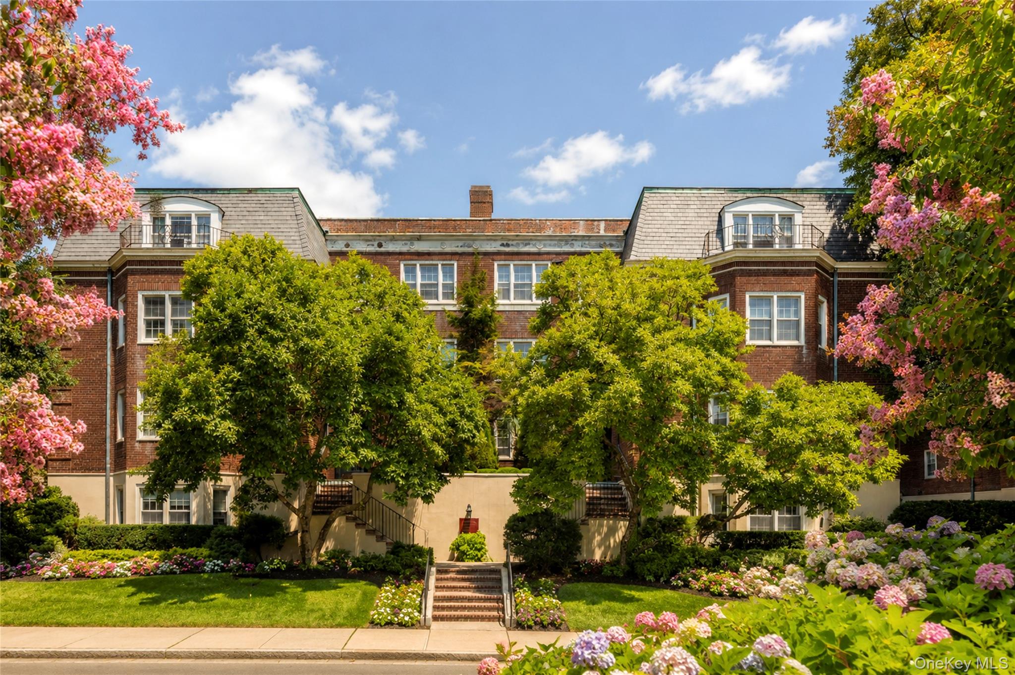 1st image of 2 Chateaux Cir #2E, Scarsdale, NY 10583 | MLS# 1031773