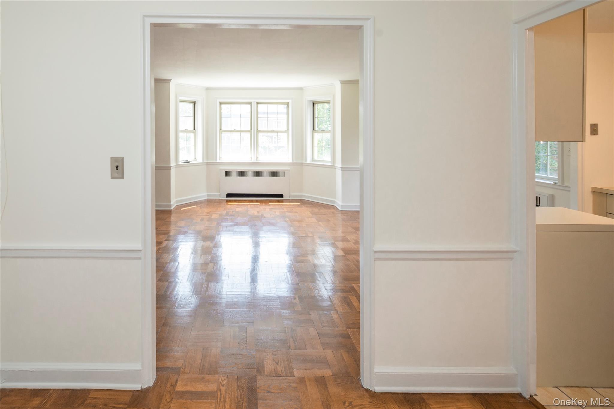 2nd image of 2 Chateaux Cir #2E, Scarsdale, NY 10583 | MLS# 1031773