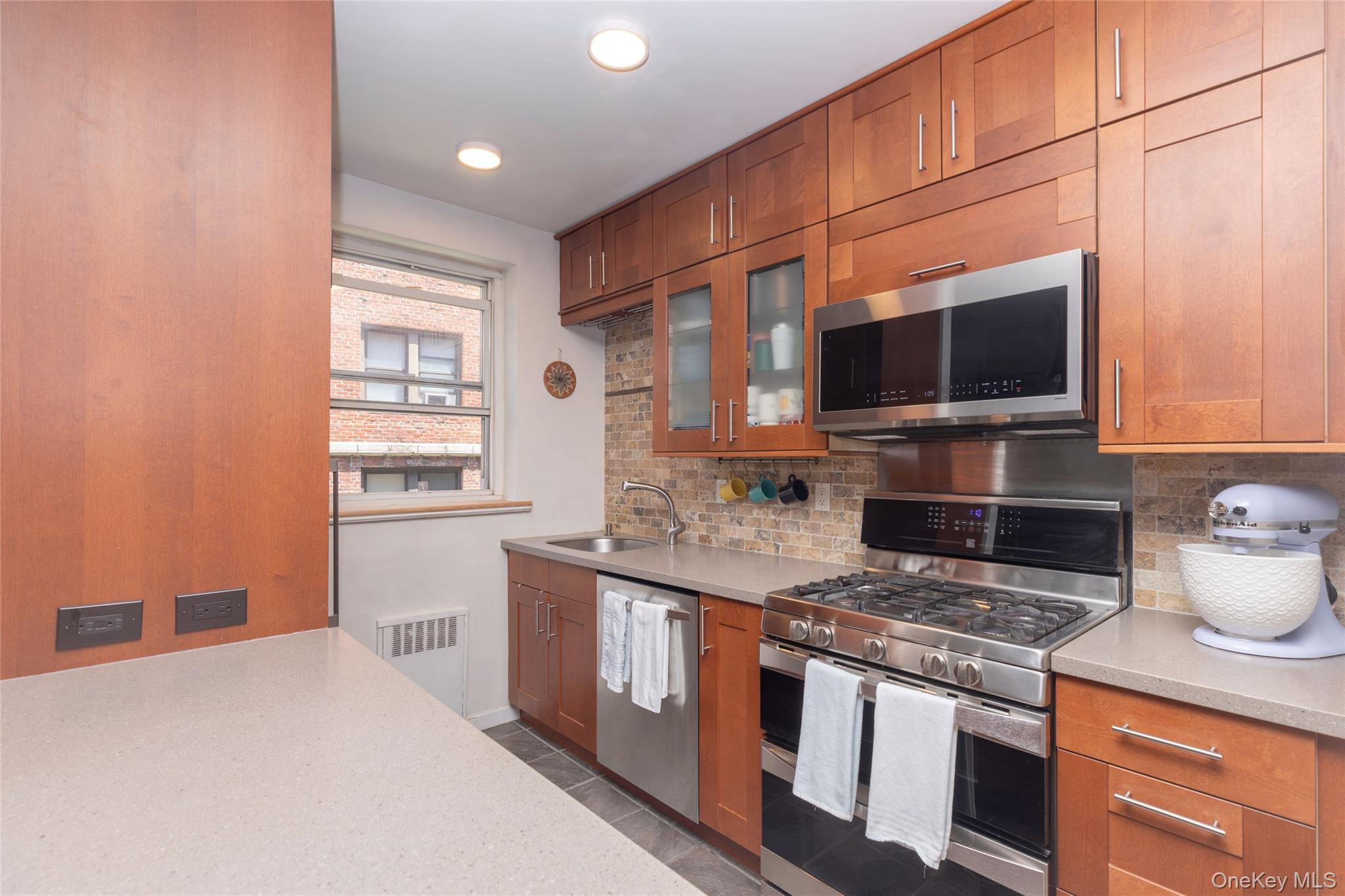 4th image of 12 Westchester Ave #2J, White Plains, NY 10601 | MLS# 1031789